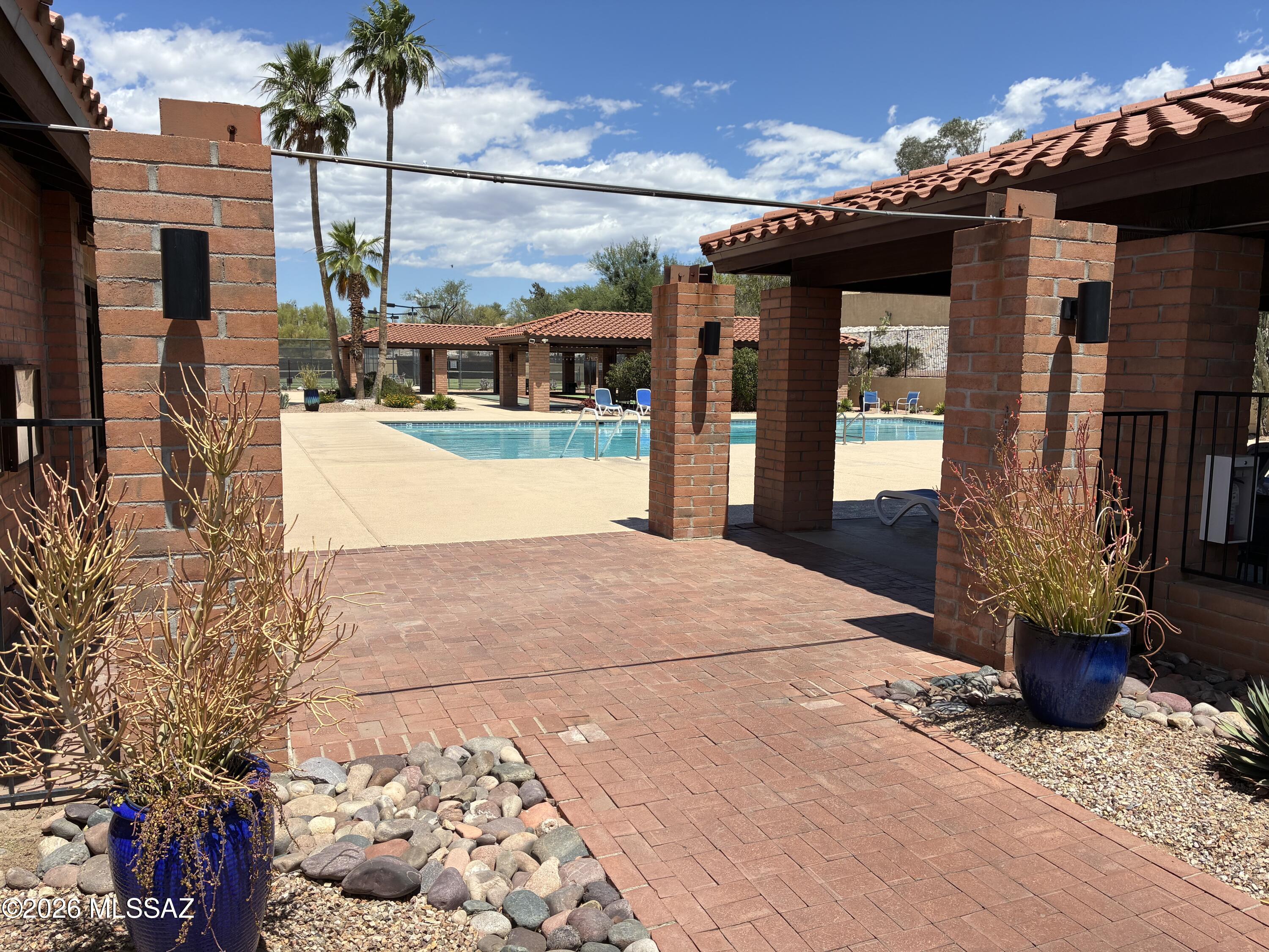 La Cholla Hills(1-313) - Residential