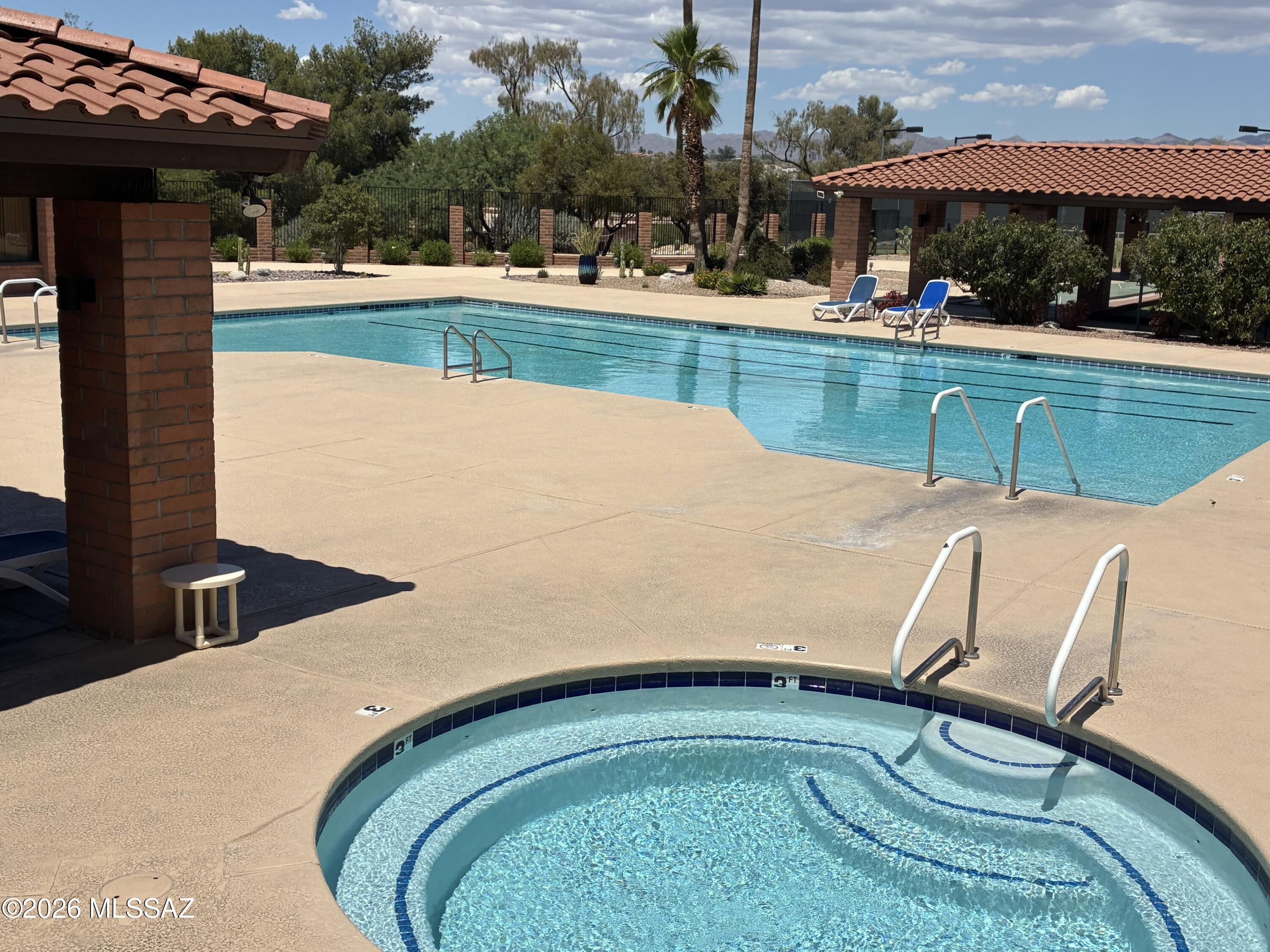 La Cholla Hills(1-313) - Residential