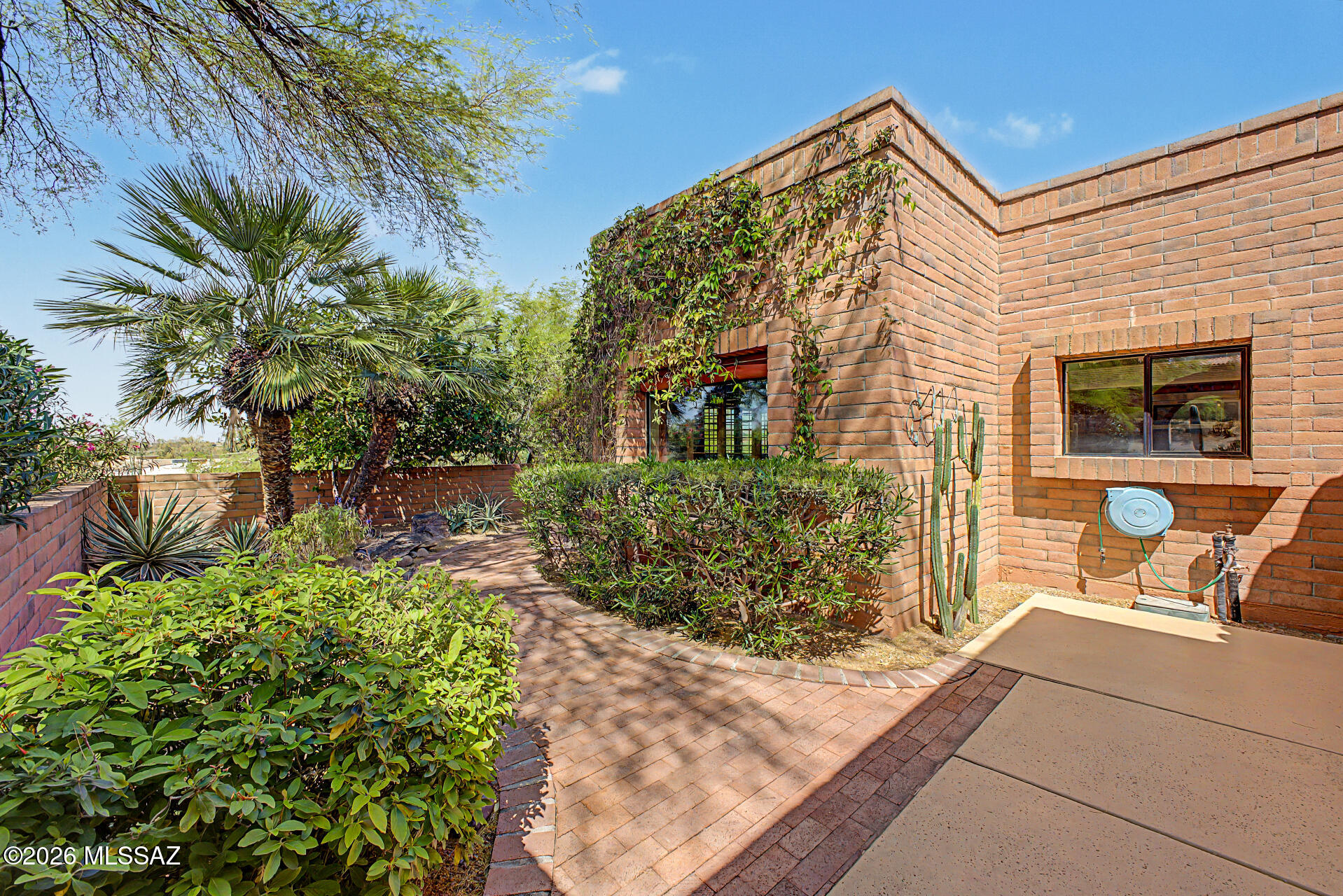 La Cholla Hills(1-313) - Residential