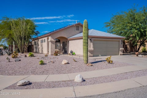 Photo of 8318 S Via Del Palacio, Tucson, AZ 85747 (MLS # 22622042)