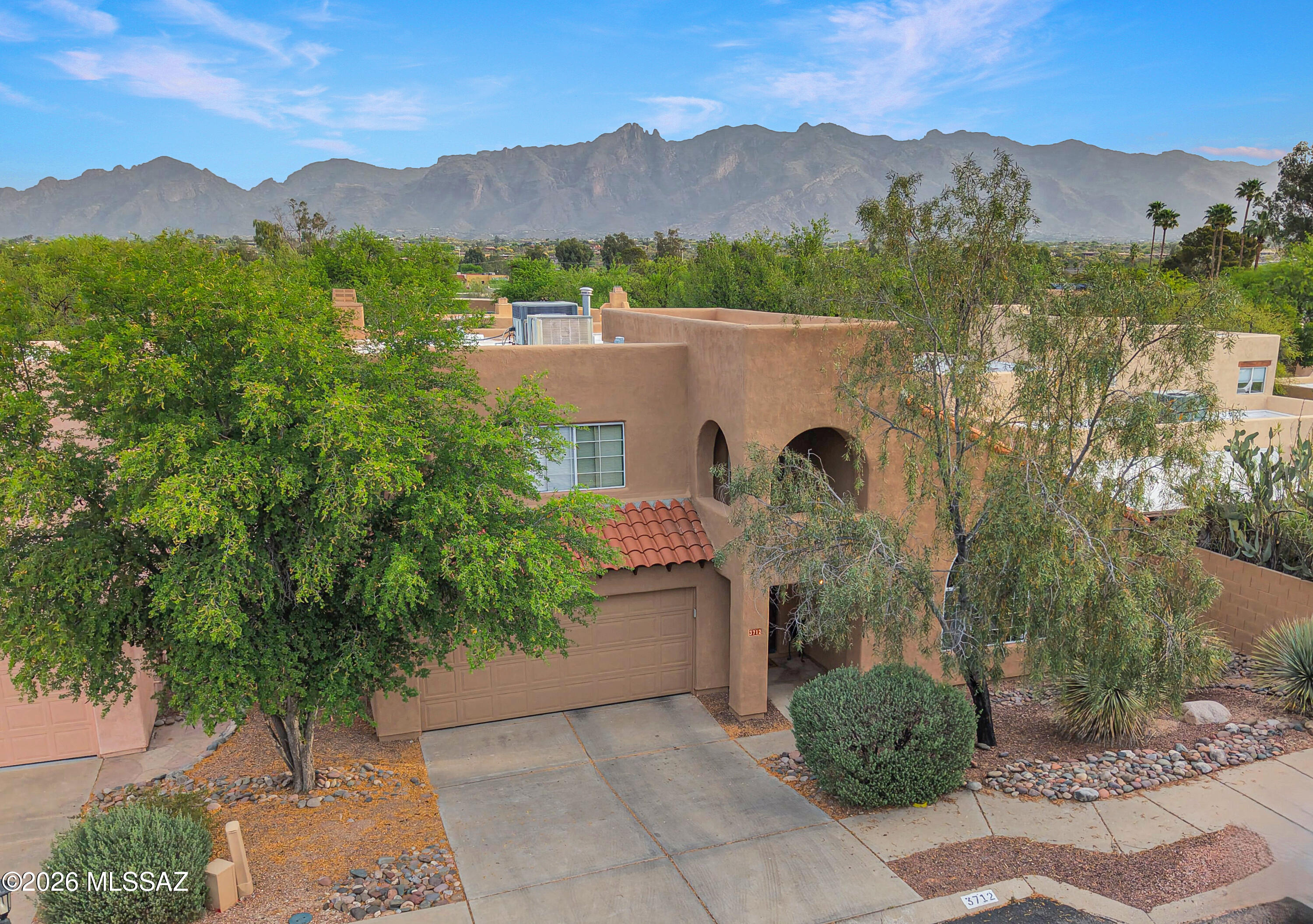 3712 N Placita Chimenea