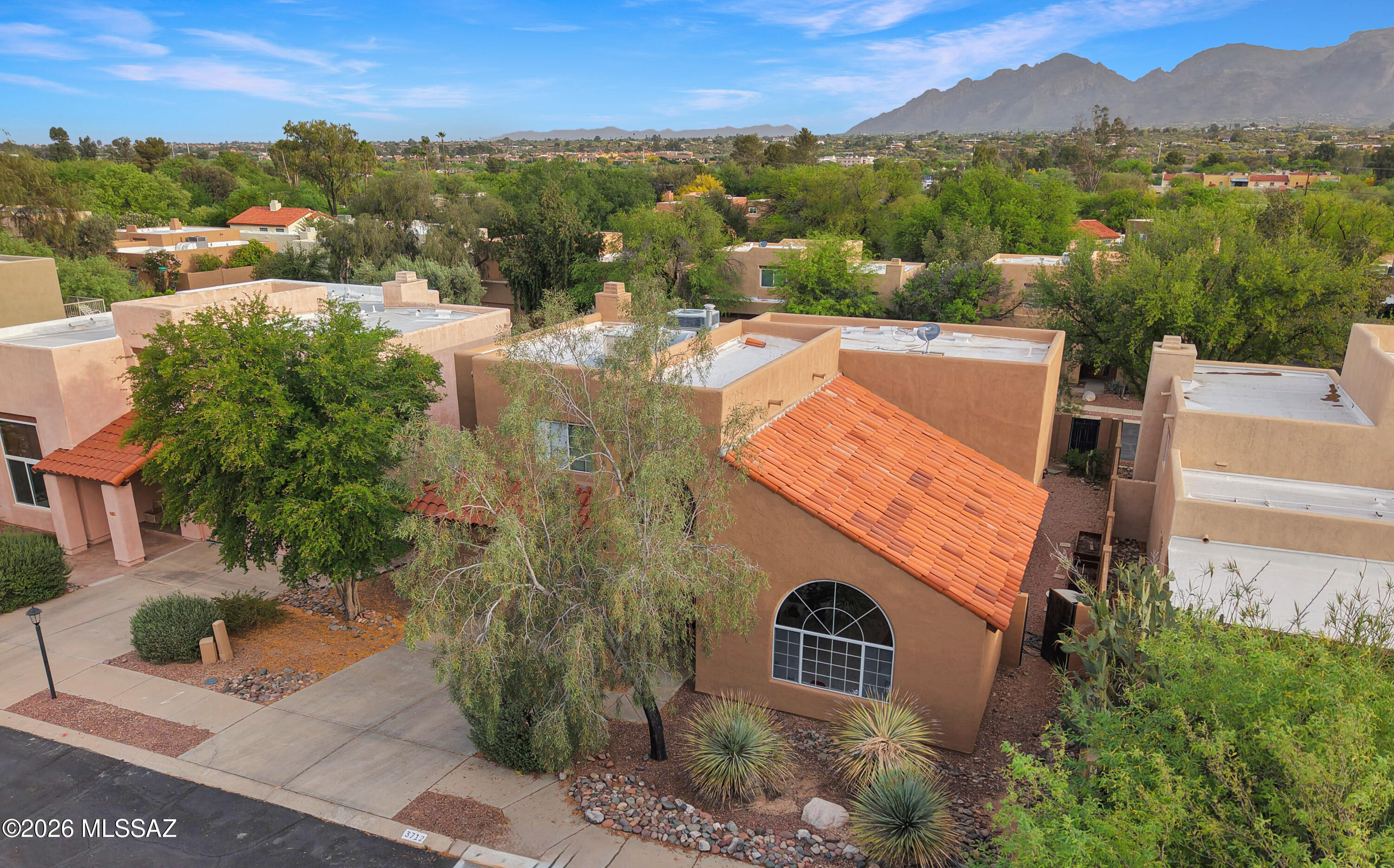 3712 N Placita Chimenea