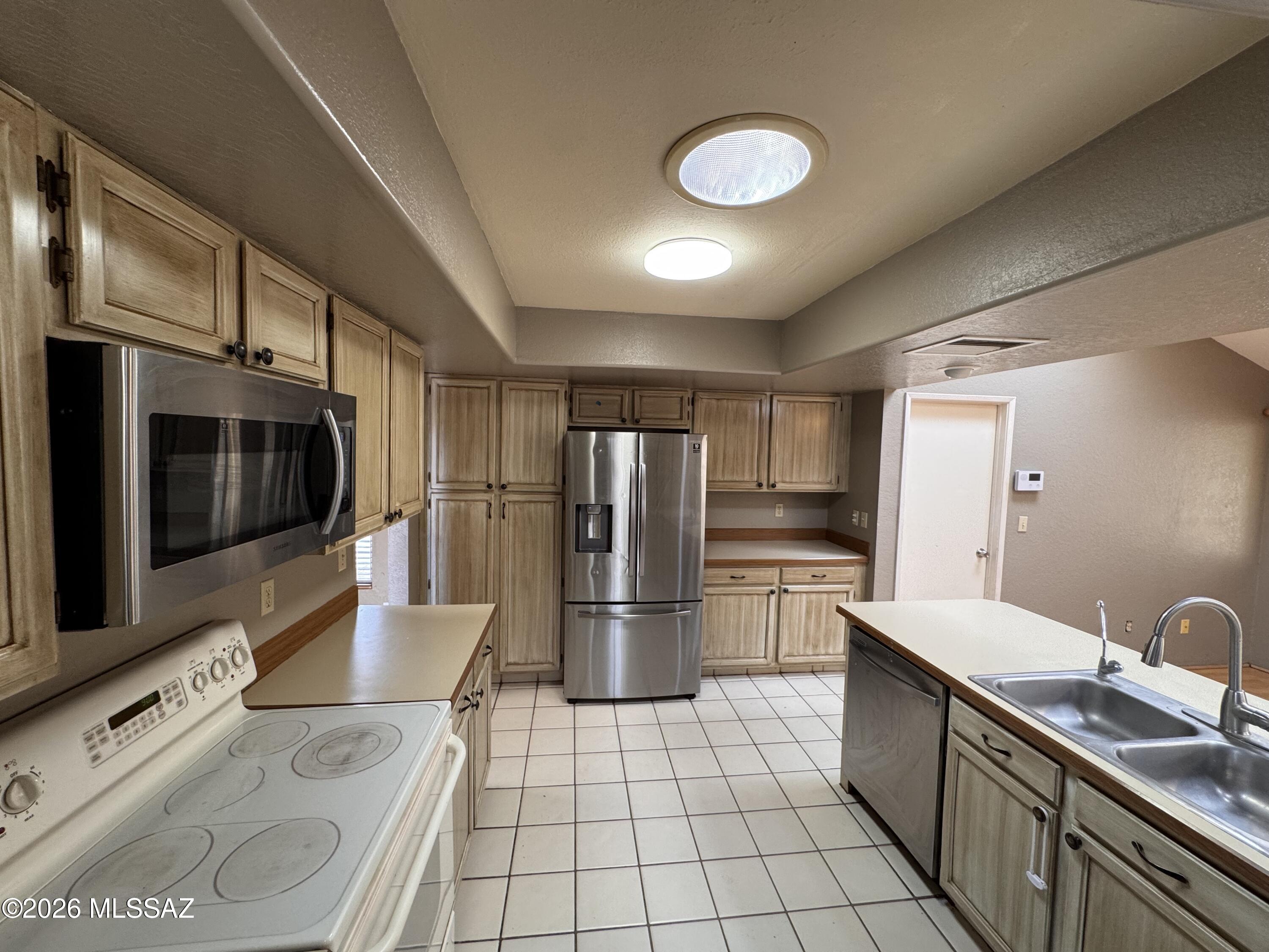 9946 E Leila Drive