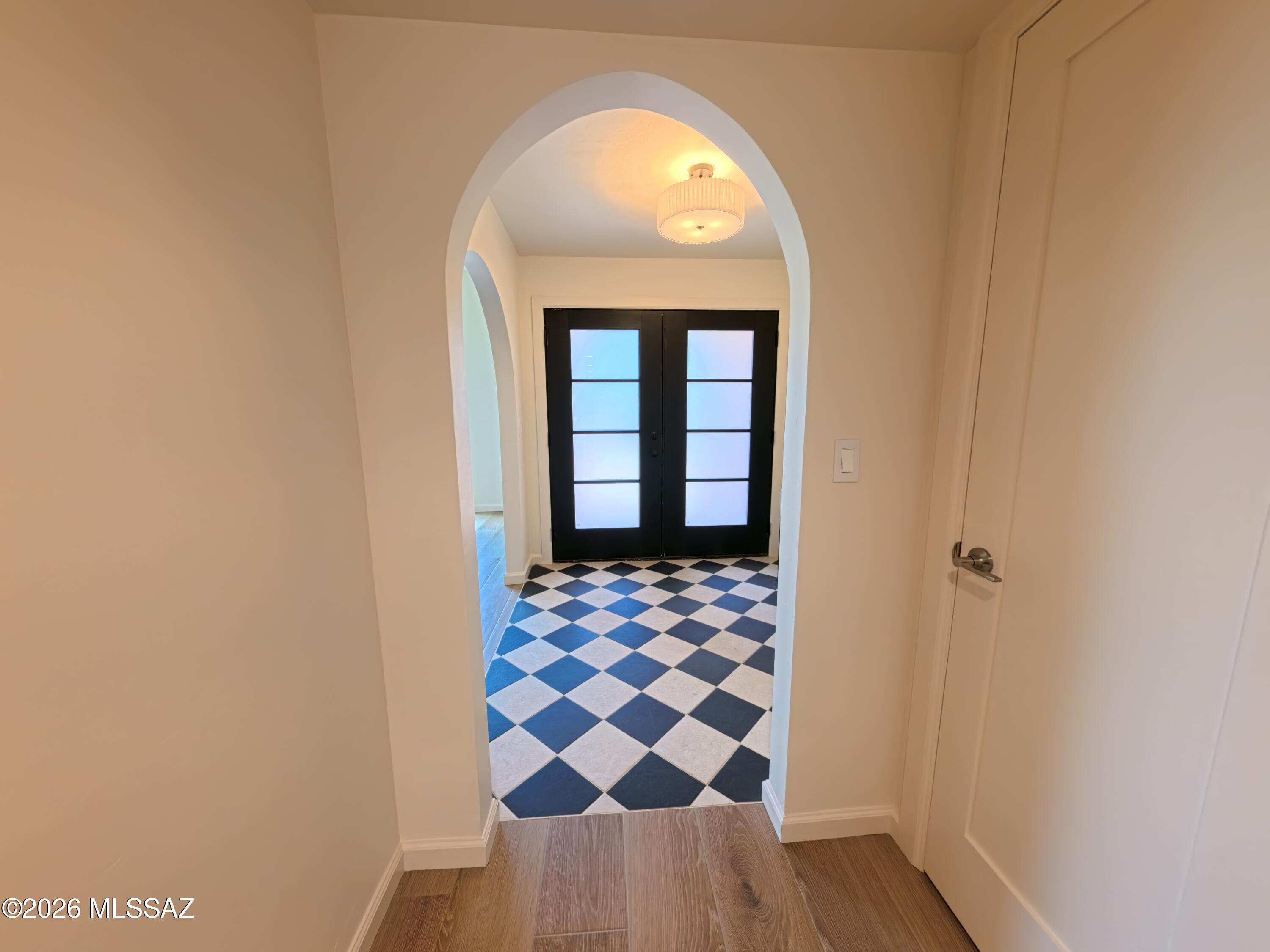 2566 N Avenida San Valle