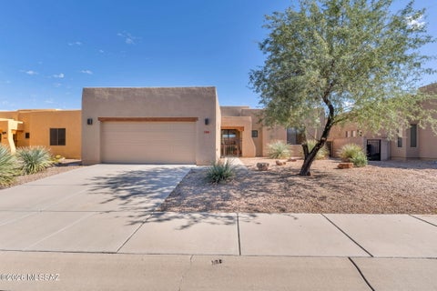 Photo of 8148 N Night Pony Drive, Tucson, AZ 85743 (MLS # 22625169)