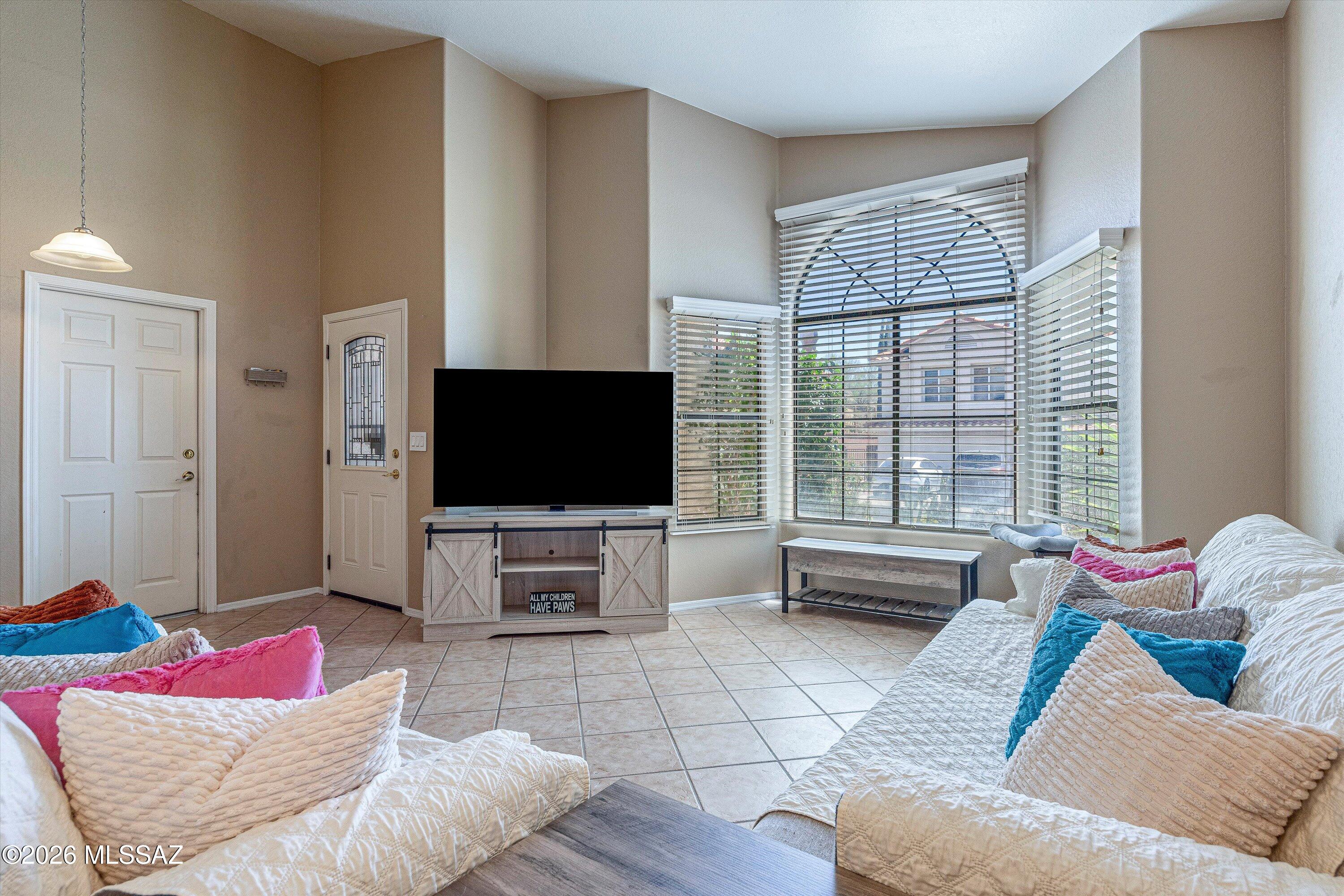 10301 N Oak Knoll Lane
