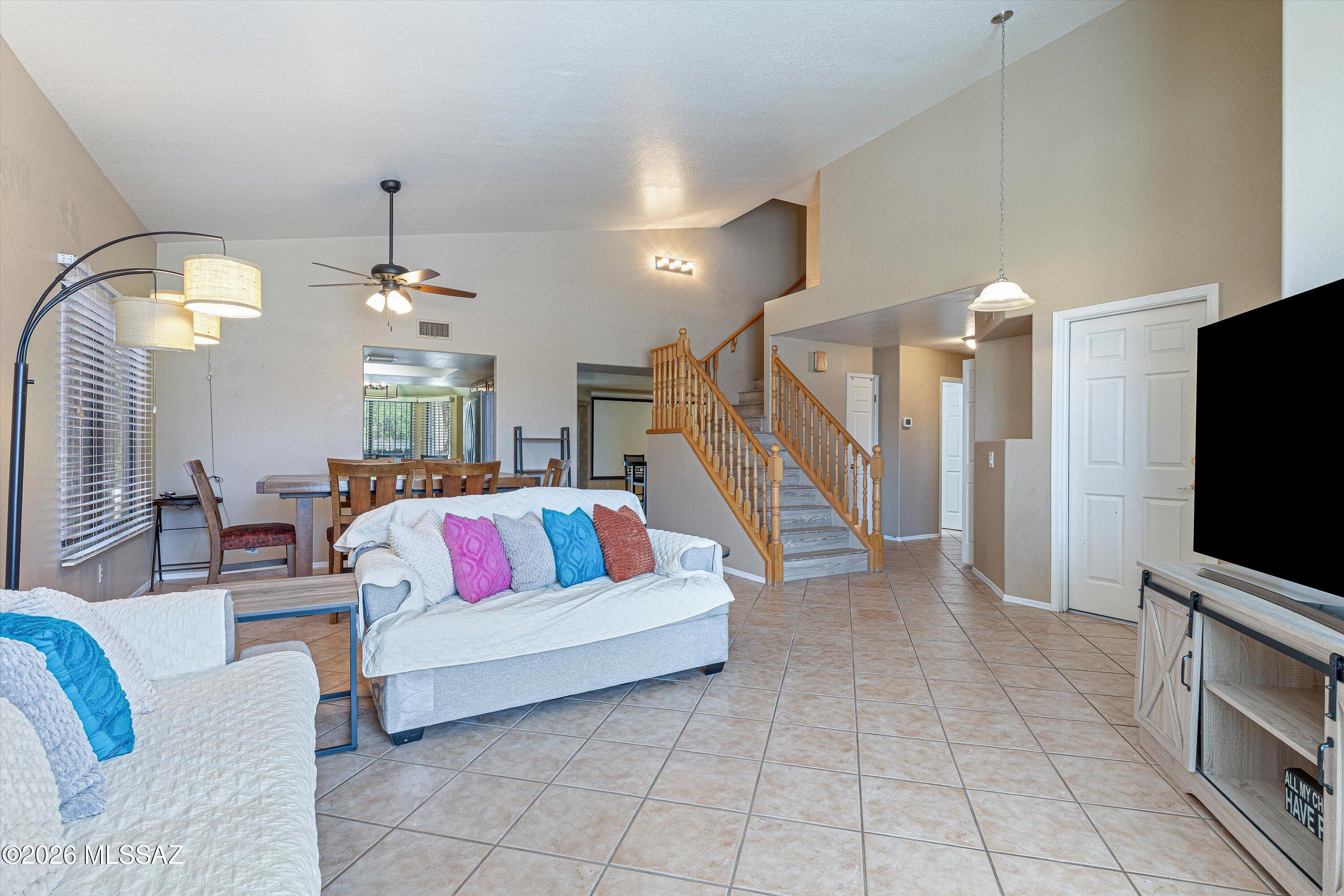 10301 N Oak Knoll Lane