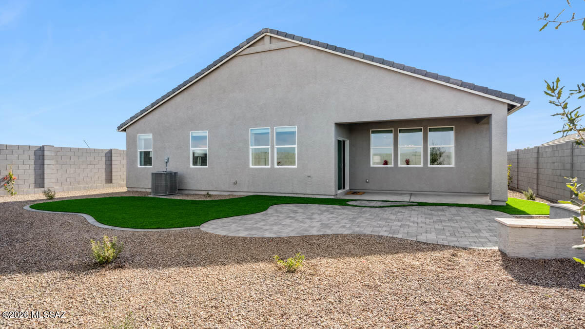 Saguaro Bloom 7B - Residential