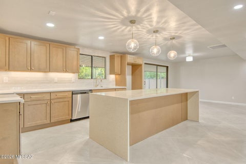 Photo of 8261 E 18th Street, Tucson, AZ 85710 (MLS # 22624815)