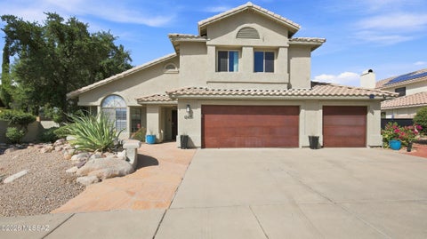 Photo of 12431 N Copper Queen Way, Oro Valley, AZ 85755 (MLS # 22620995)