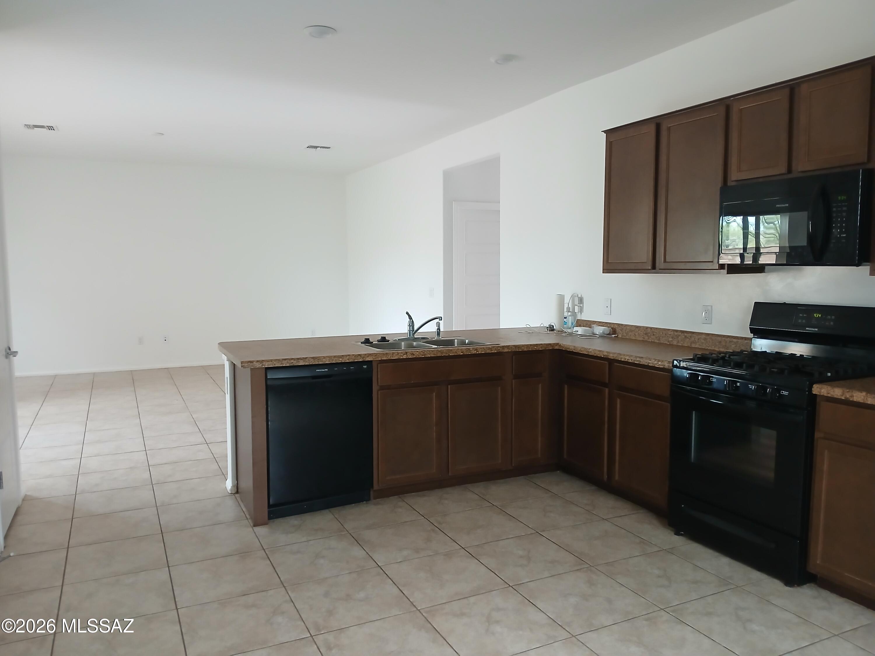 Valencia Crossing - Residential
