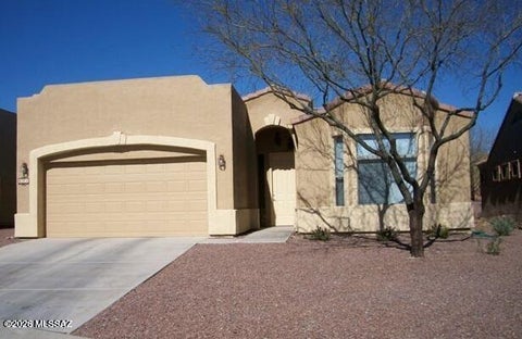 Photo of 664 W Knotwood Street, Green Valley, AZ 85614 (MLS # 22621044)