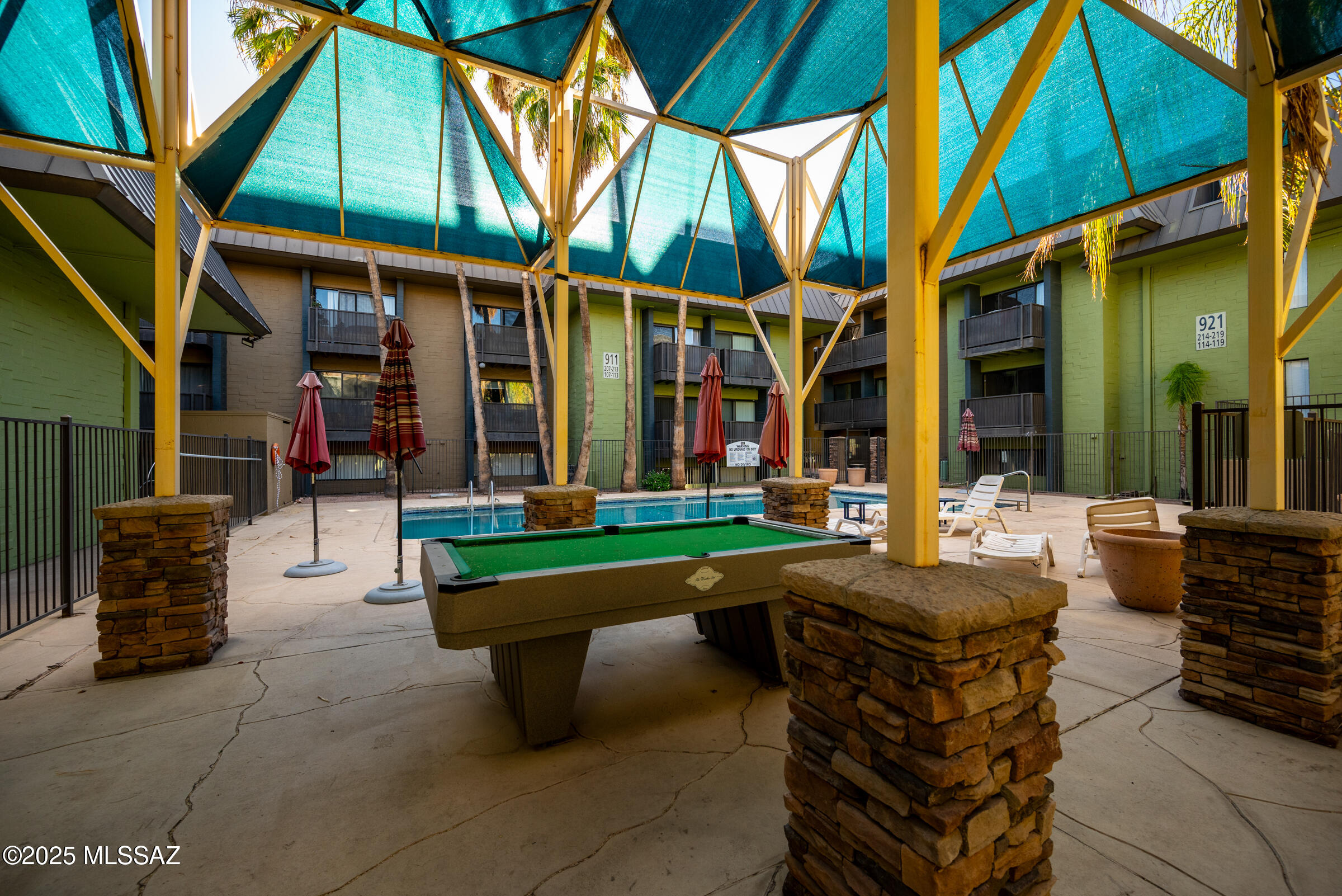 941 N Euclid Avenue UNIT 121