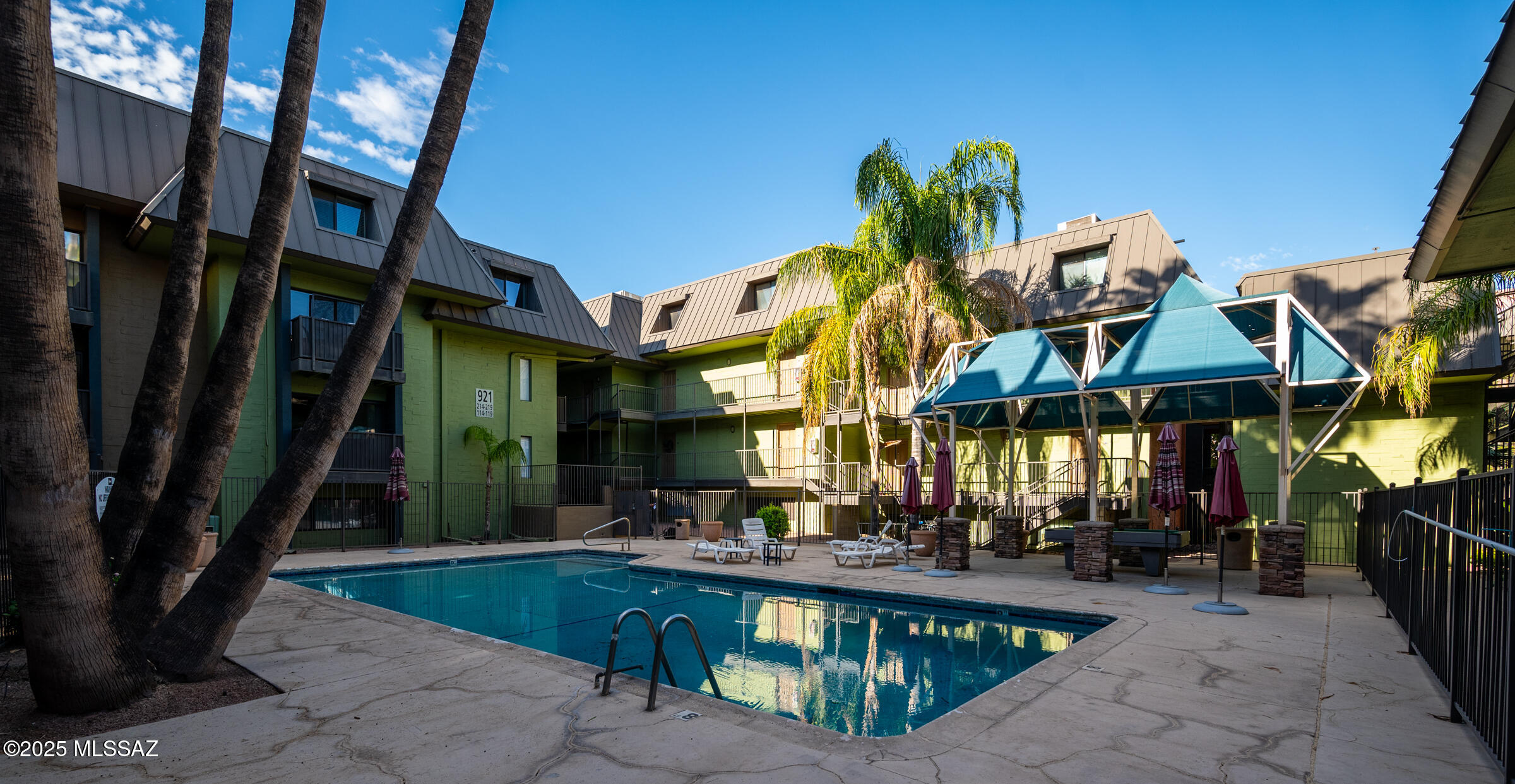 941 N Euclid Avenue UNIT 121