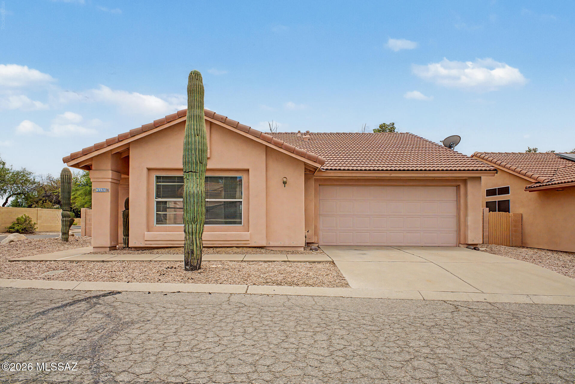 3711 W Pony Trail