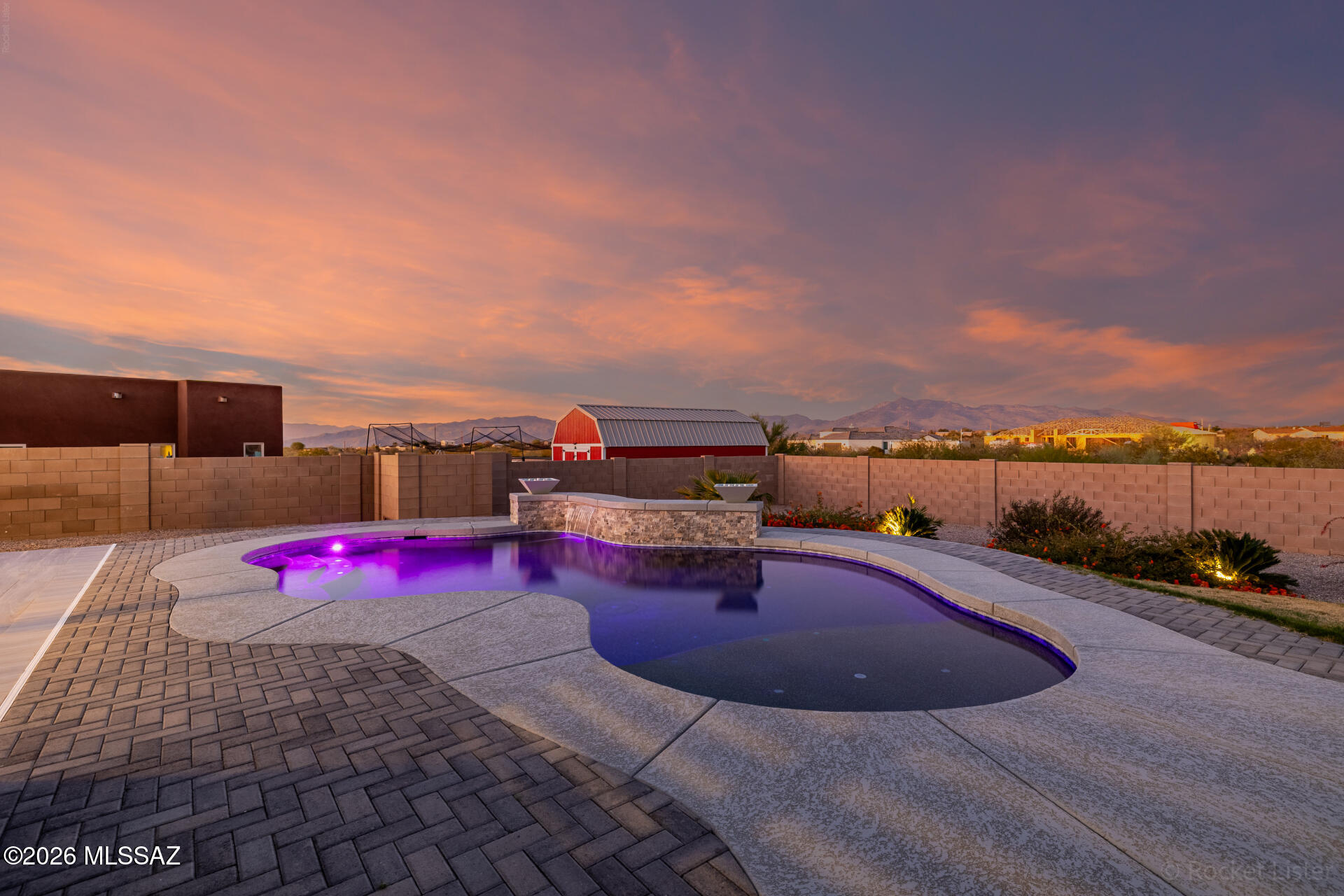 Whetstones Shadows - Residential