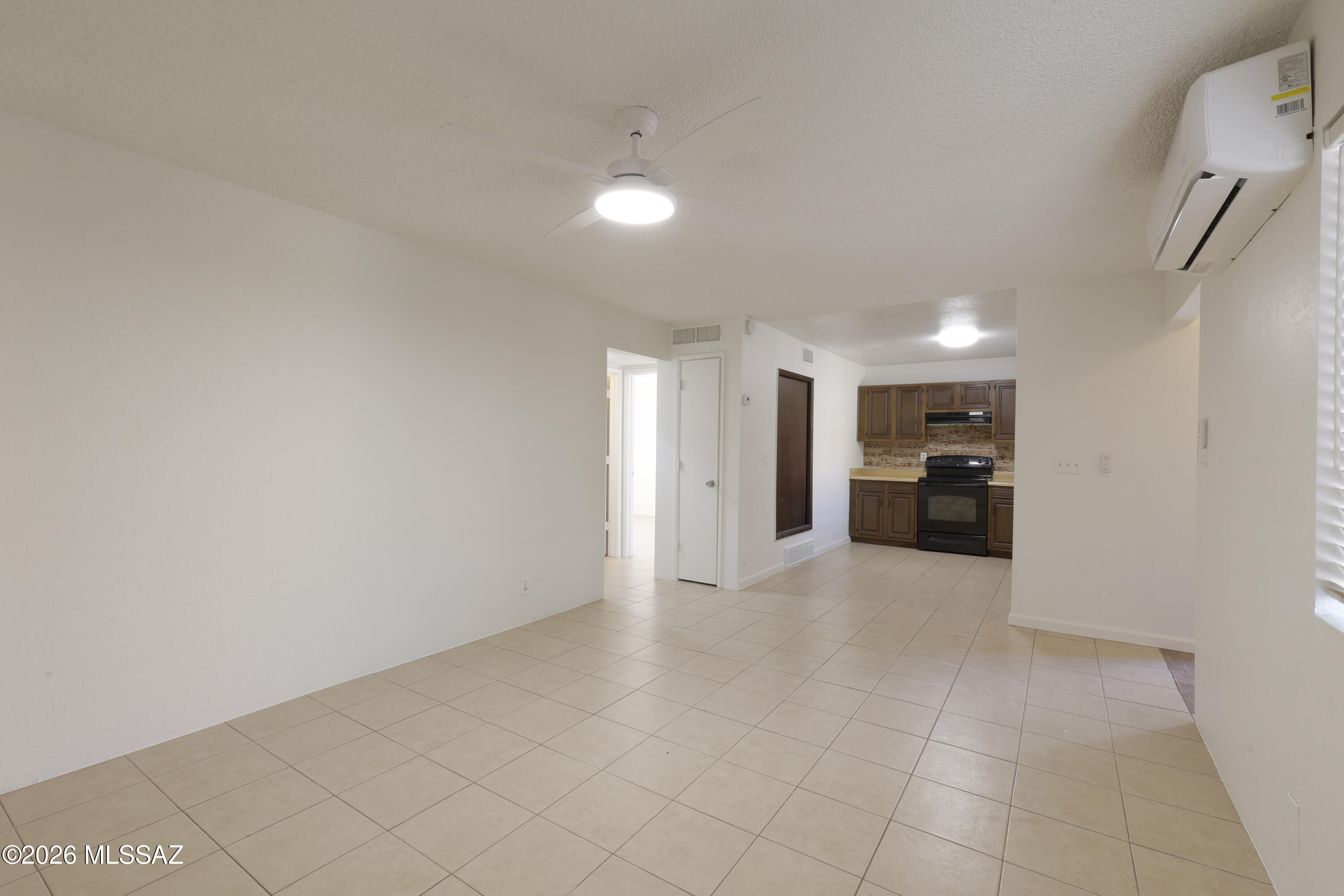 3334 E Presidio Road