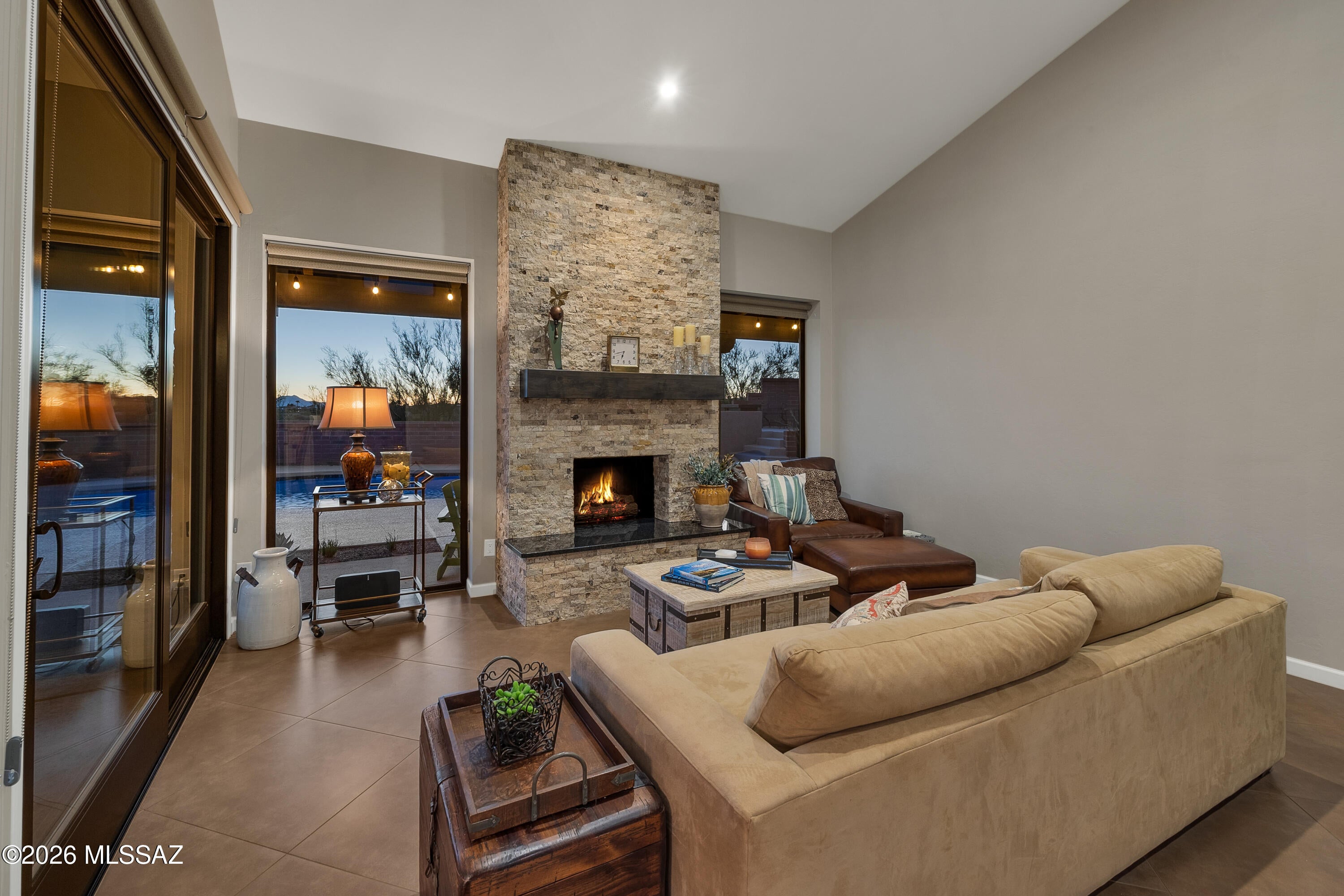 5281 N Via Velazquez