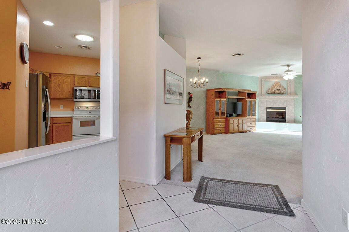 625 W Woodfield Court