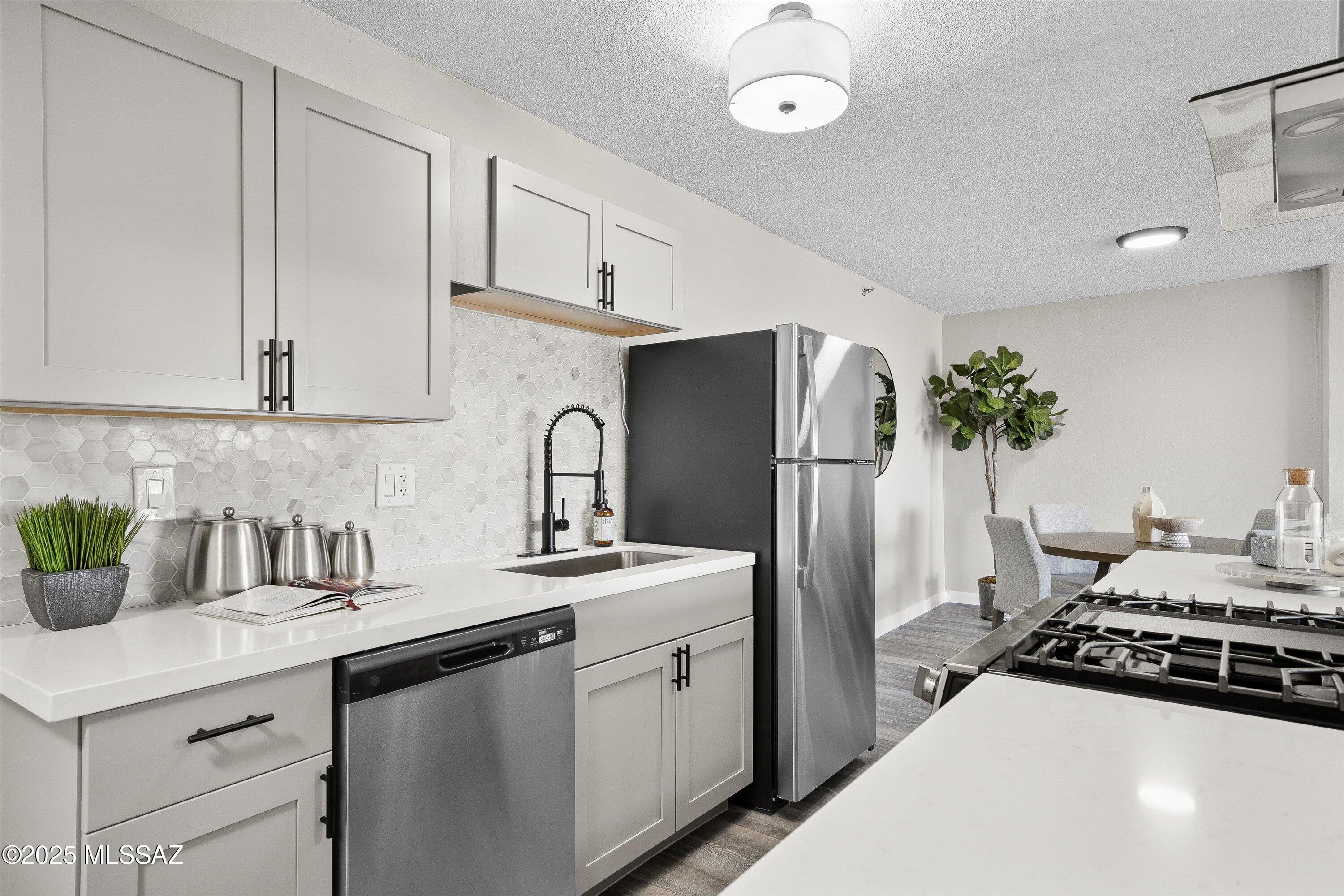 425 W Paseo Redondo Drive 4E