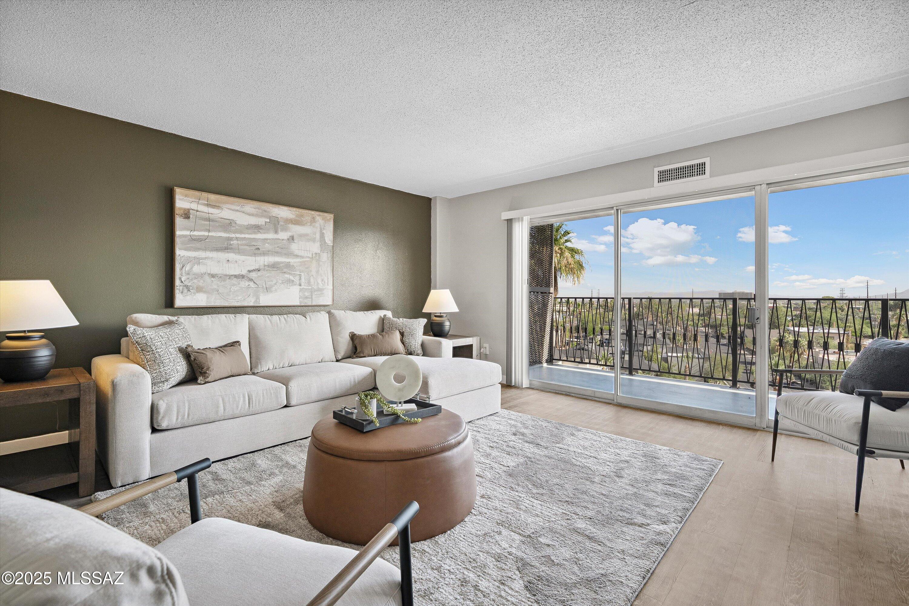 425 W Paseo Redondo Drive 4E