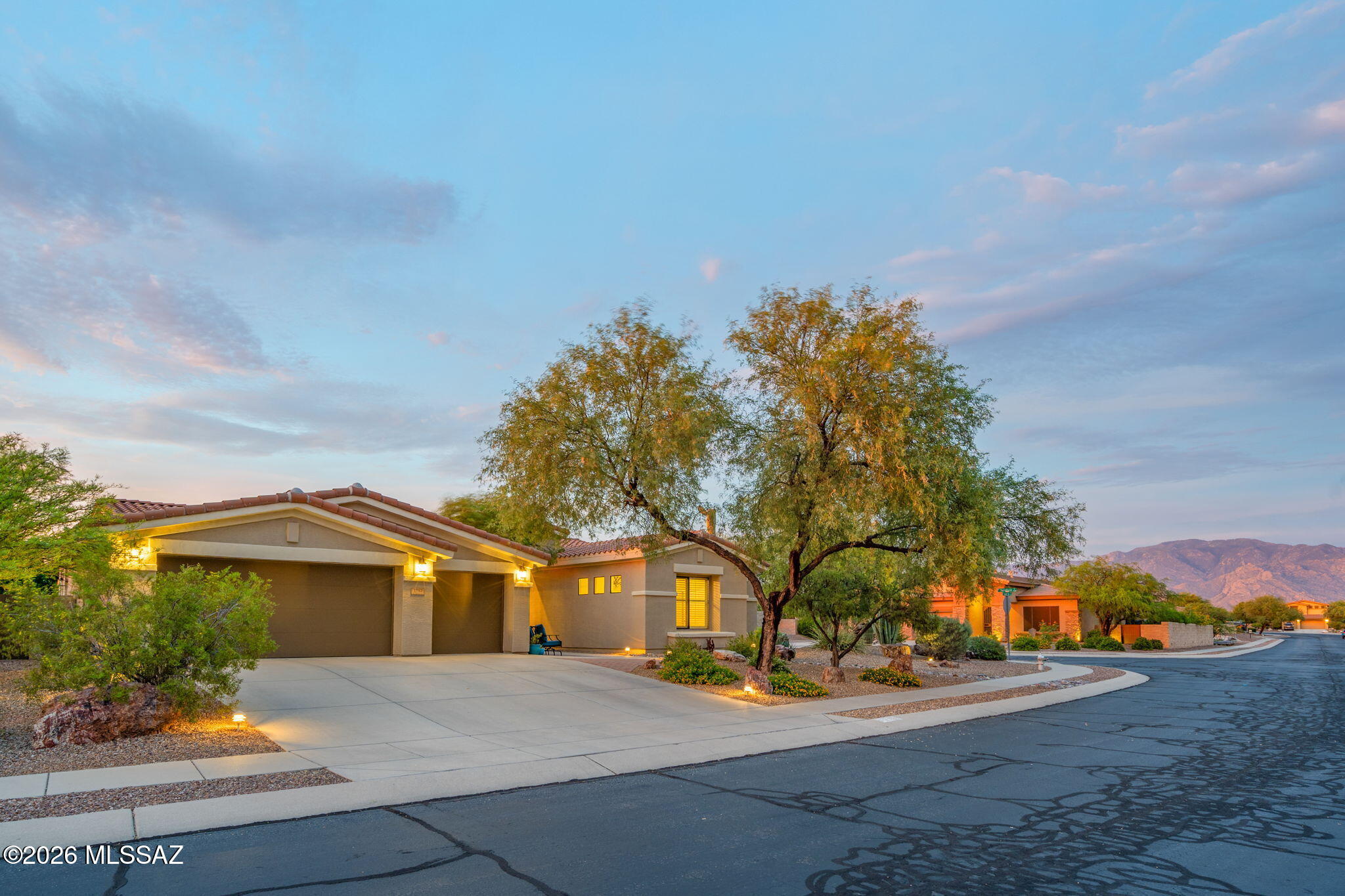 1712 W Copper Sky Drive