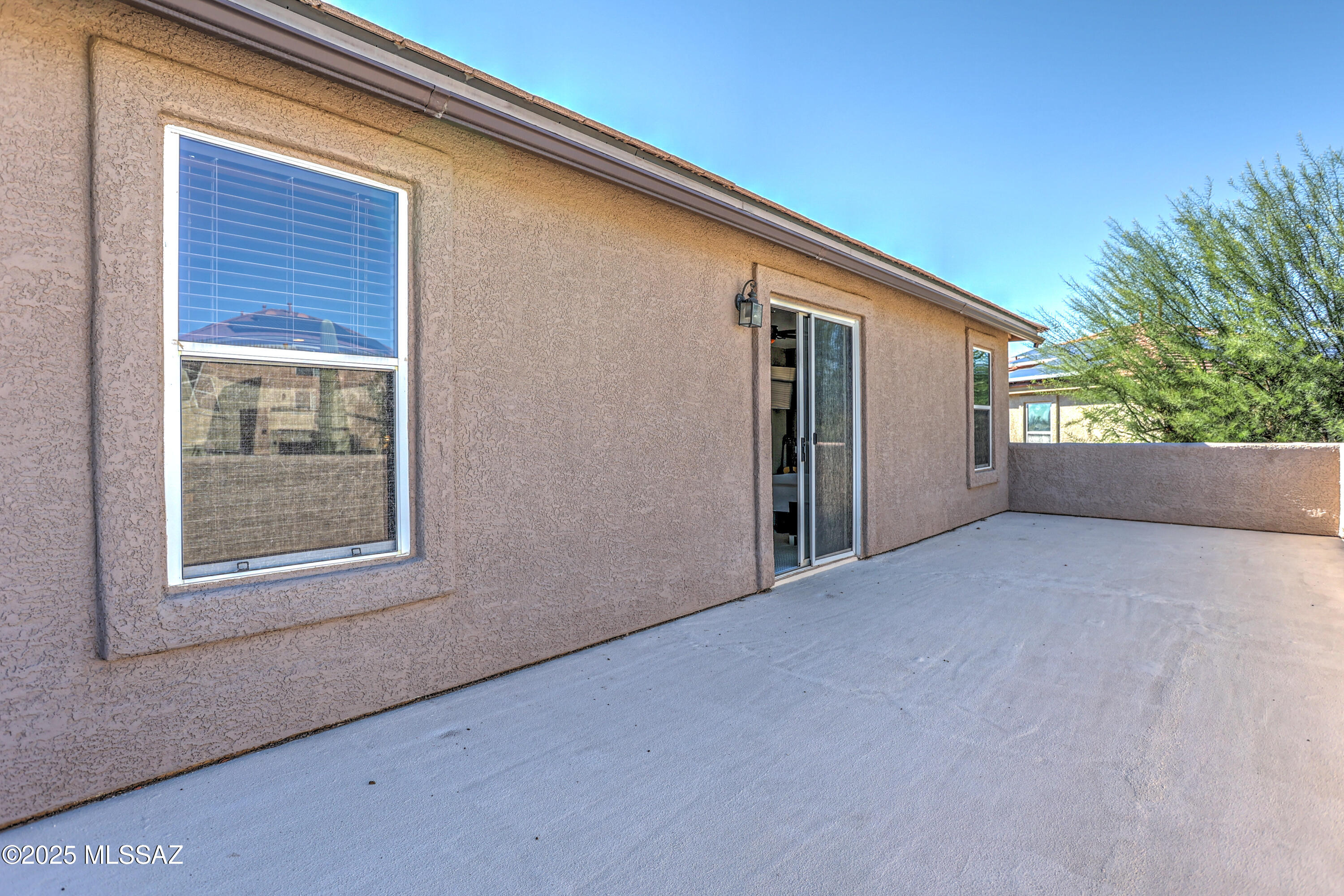 Black Horse (1-411) - Residential