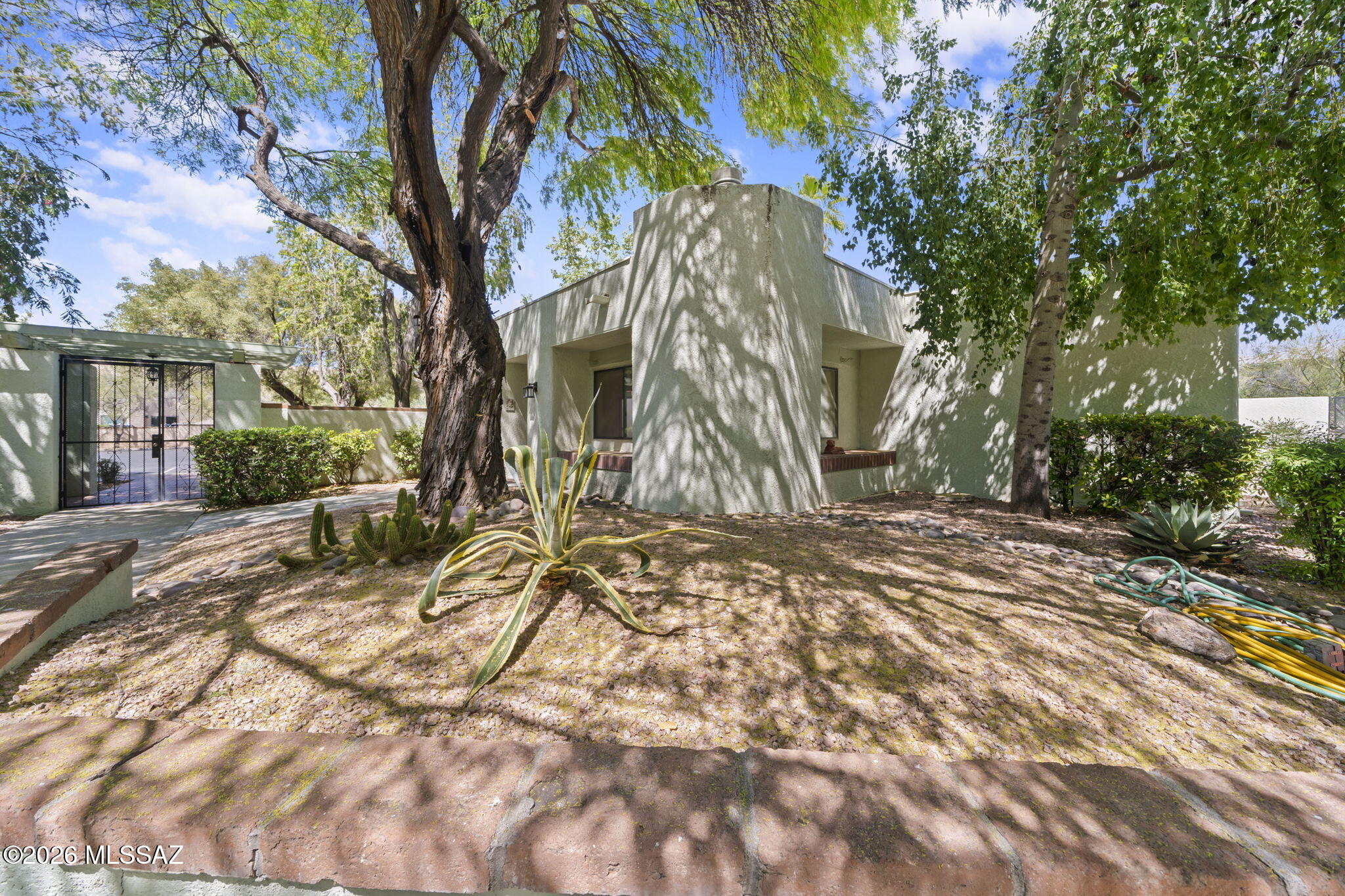 La Canada Village I (1-28) - Residential
