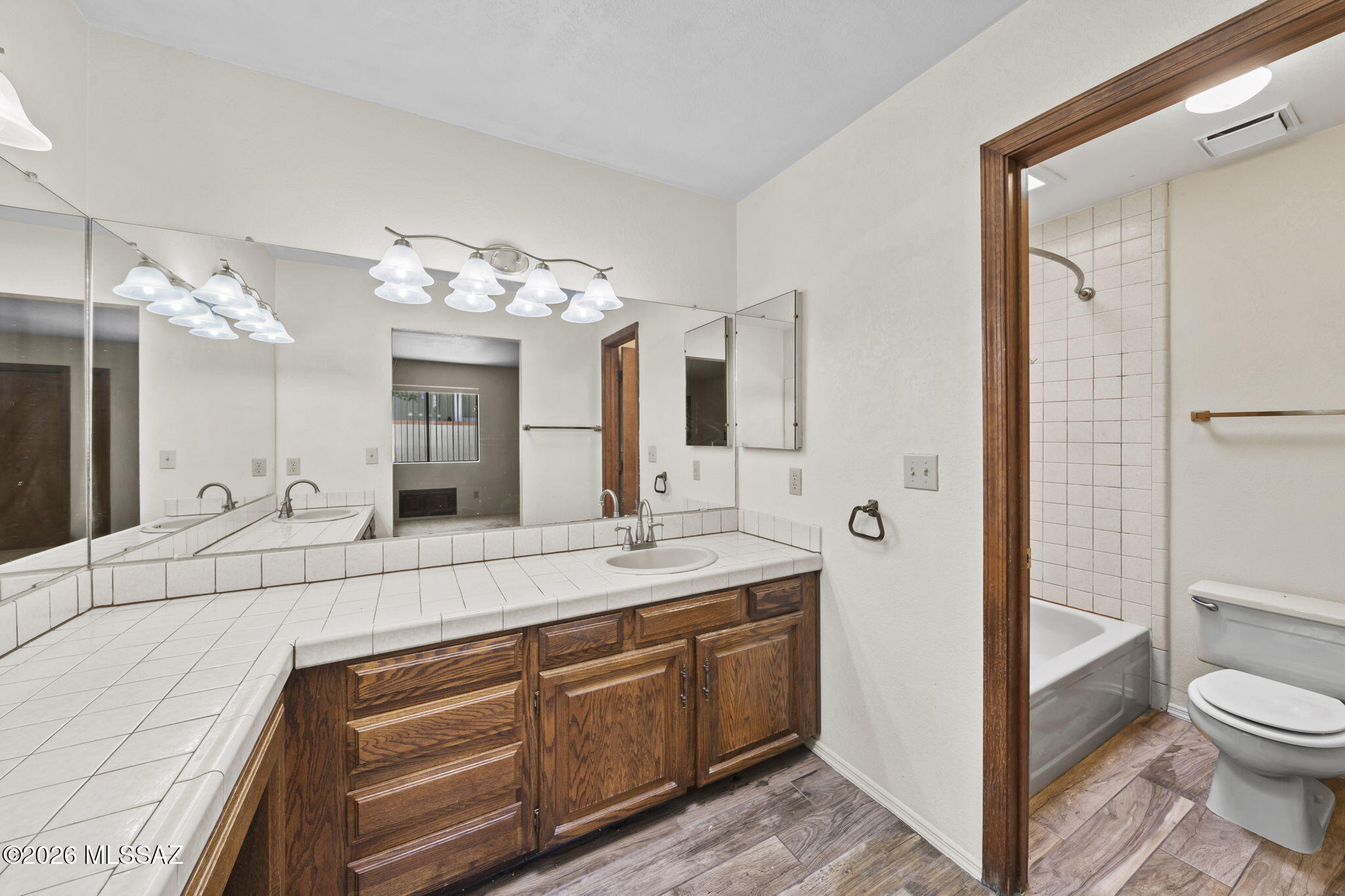 La Canada Village I (1-28) - Residential