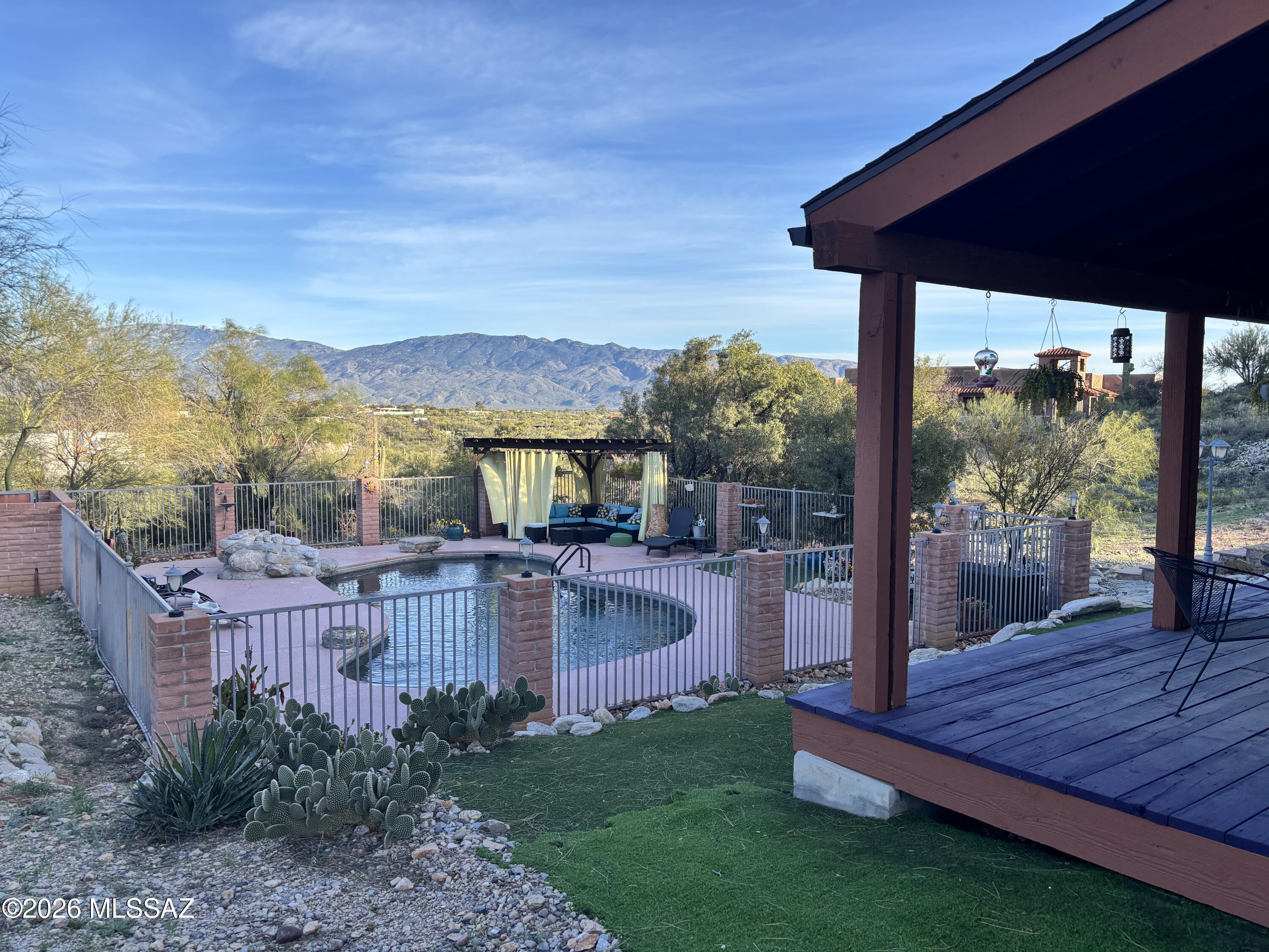 3902 N Calle Entrada