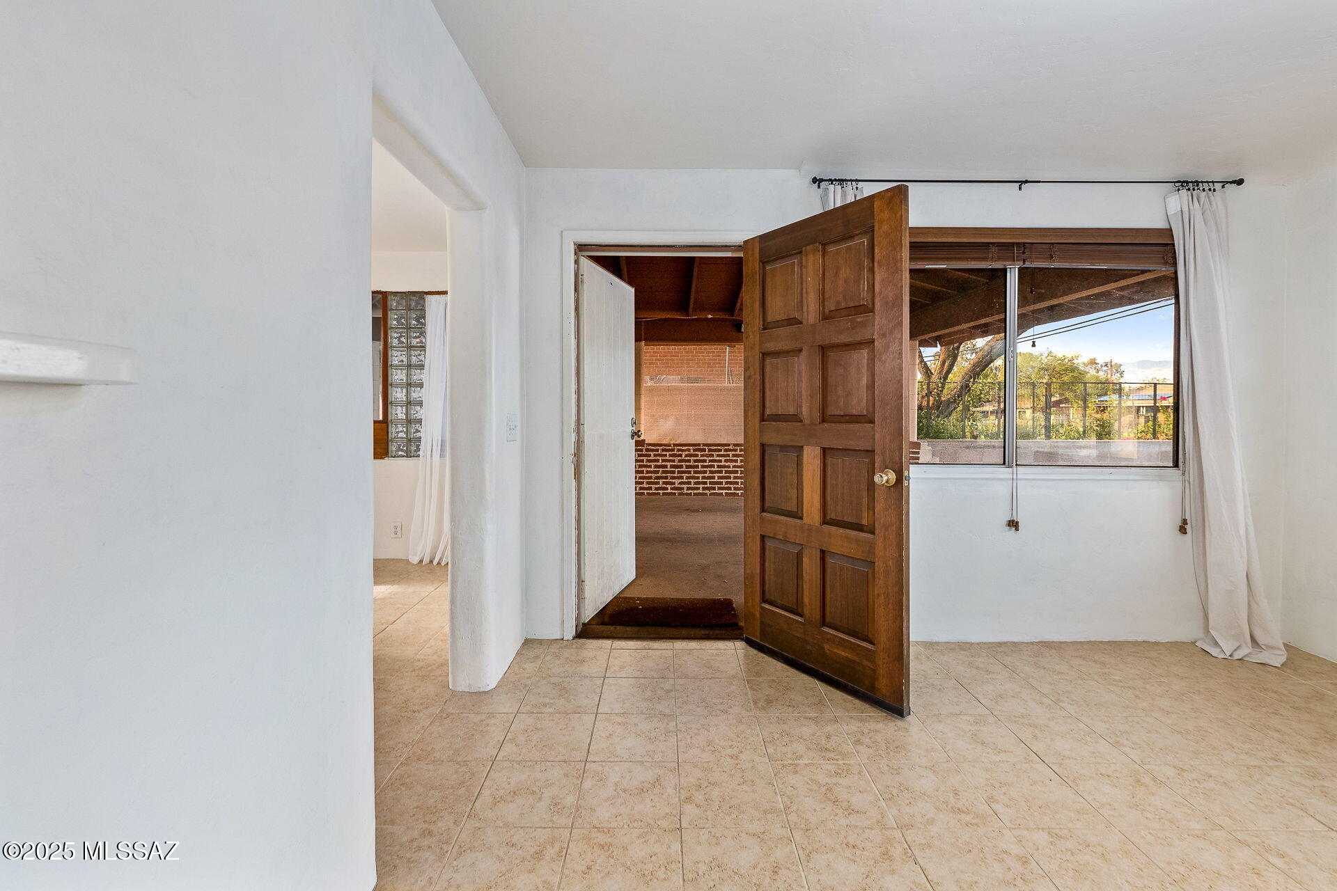 933 N Columbus Boulevard