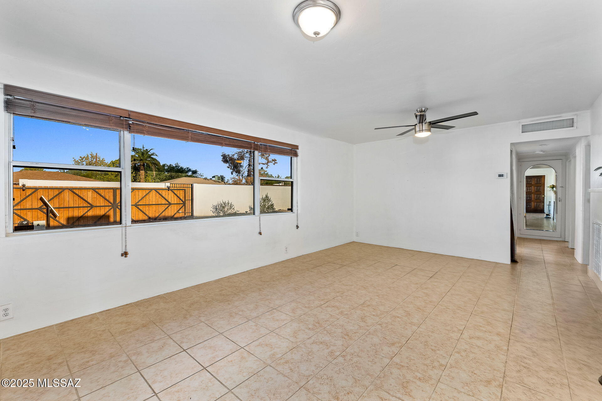 933 N Columbus Boulevard