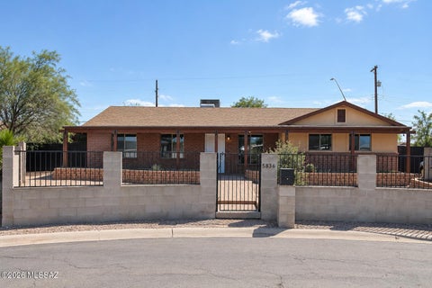Photo of 5836 E 36th Street, Tucson, AZ 85711 (MLS # 22621667)