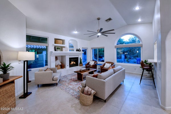 6376 E PLACITA DIVINA, TUCSON, AZ 85750 - Image eb47b31d2bd0e0225a8ae2d9c1bca260/1411943459