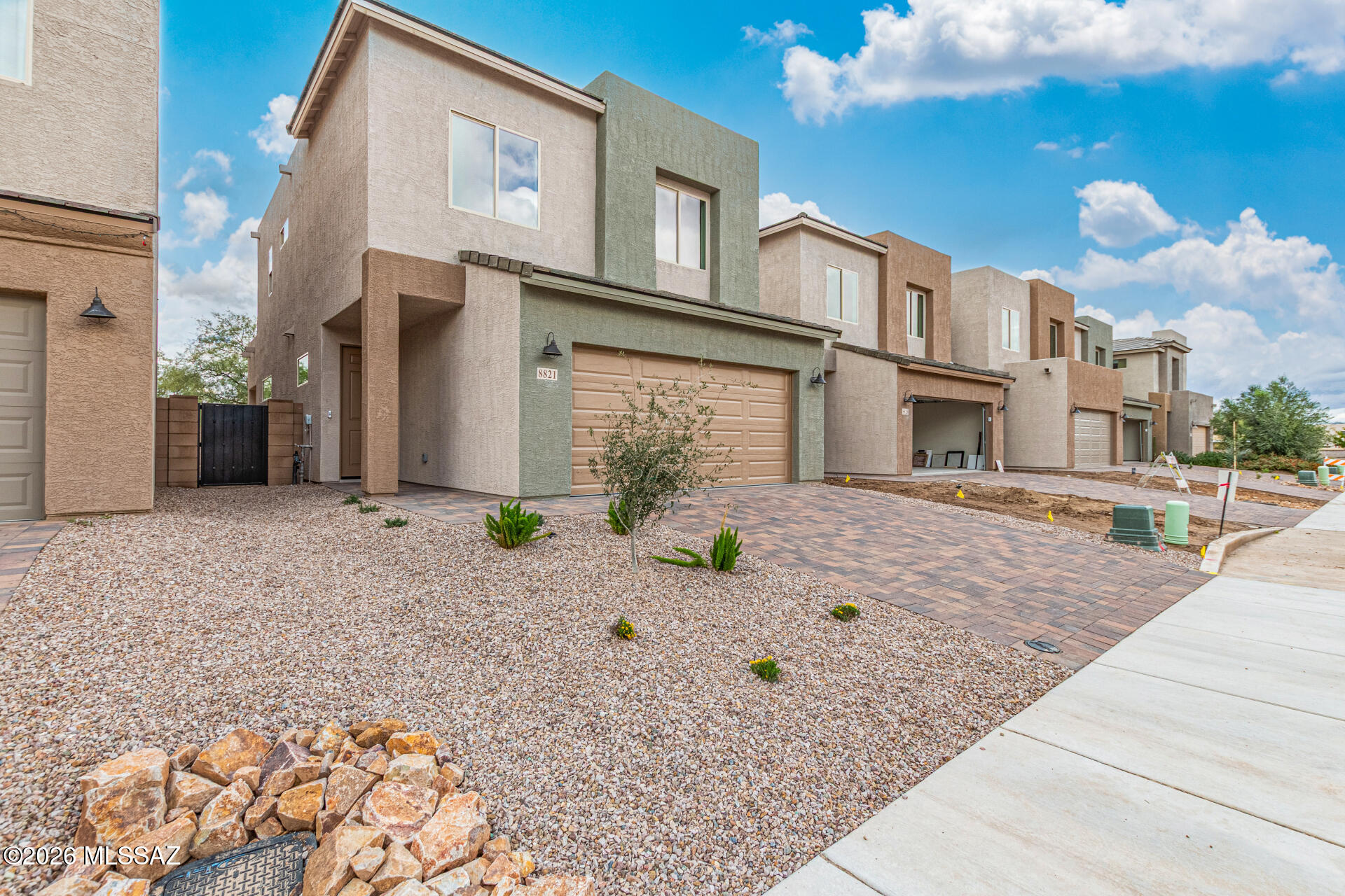 Sierra Pointe - Residential