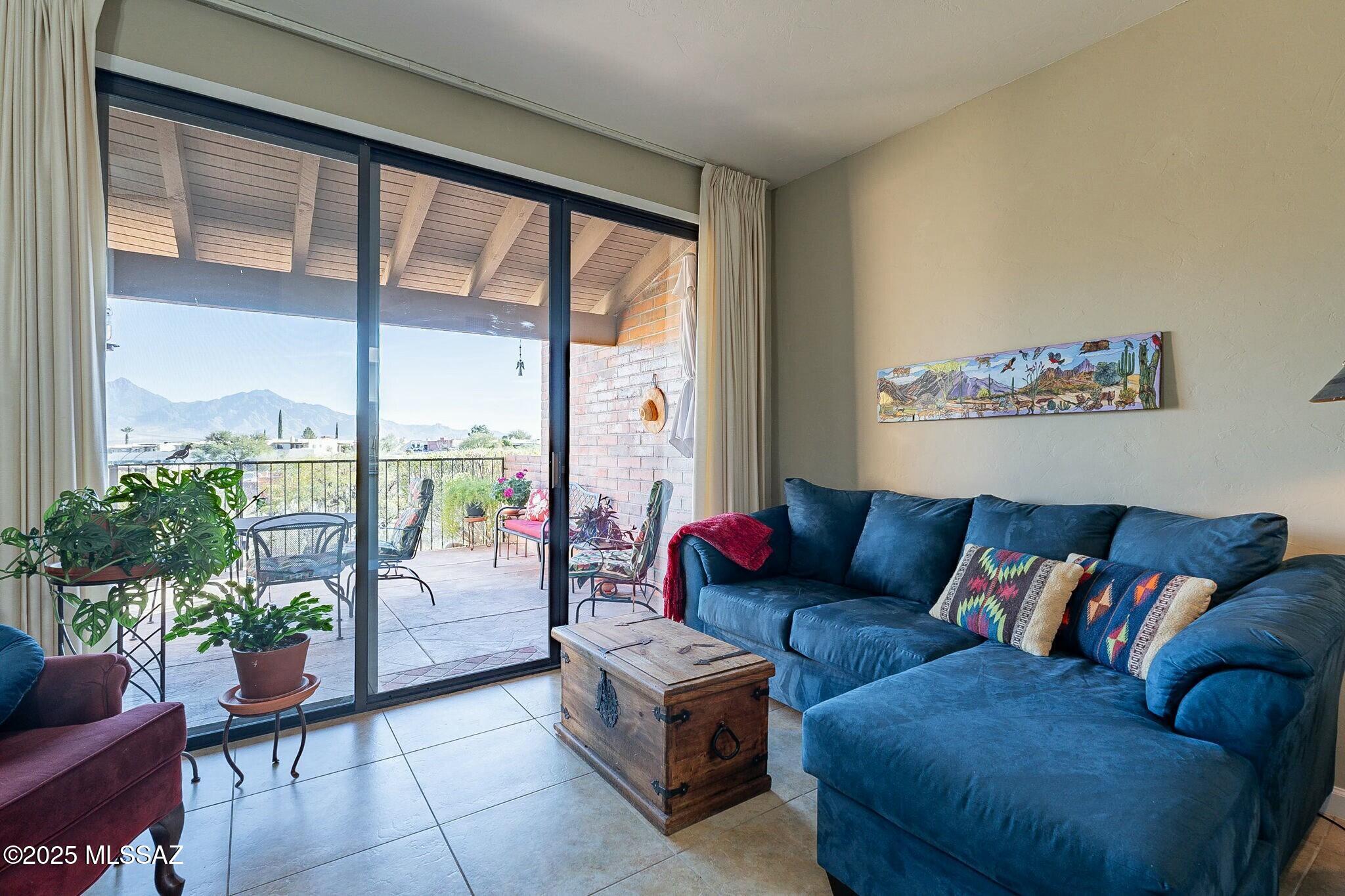 1393 W Desert Hills Drive