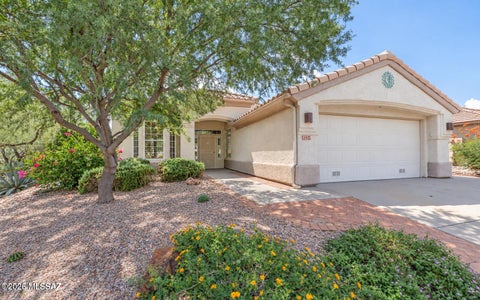 Photo of 5231 W Winding Desert Drive, Marana, AZ 85658 (MLS # 22622565)