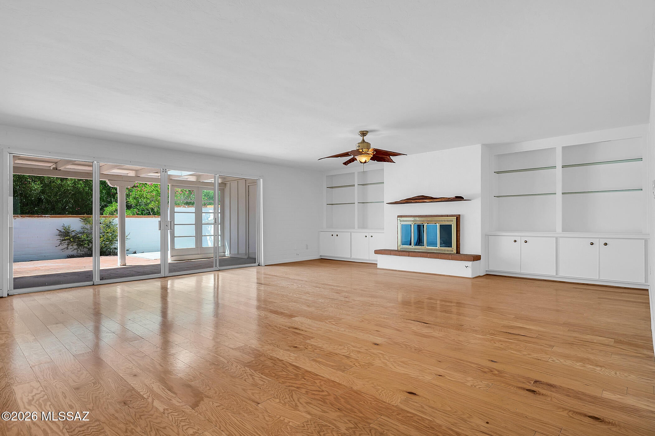 568 W Paseo Solana