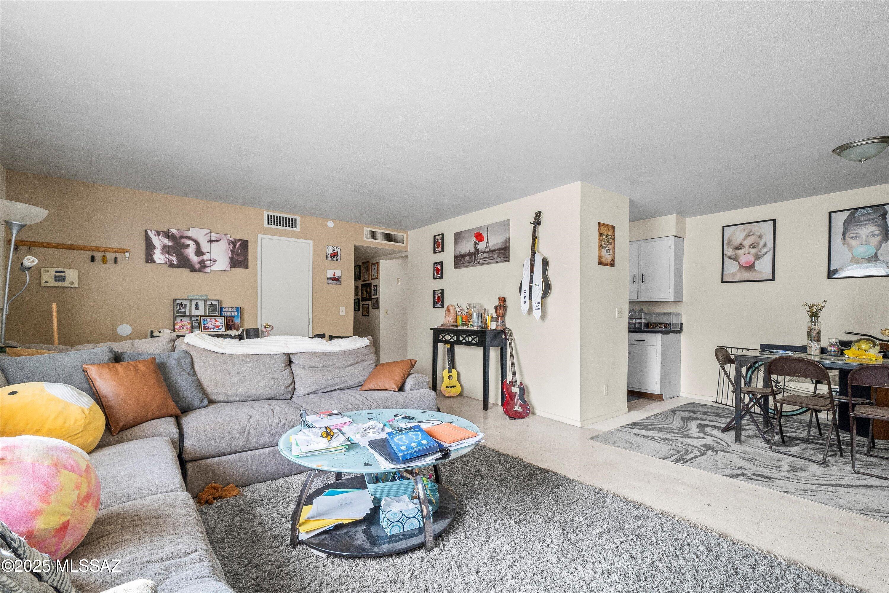 1136-1152 E Hedrick Drive