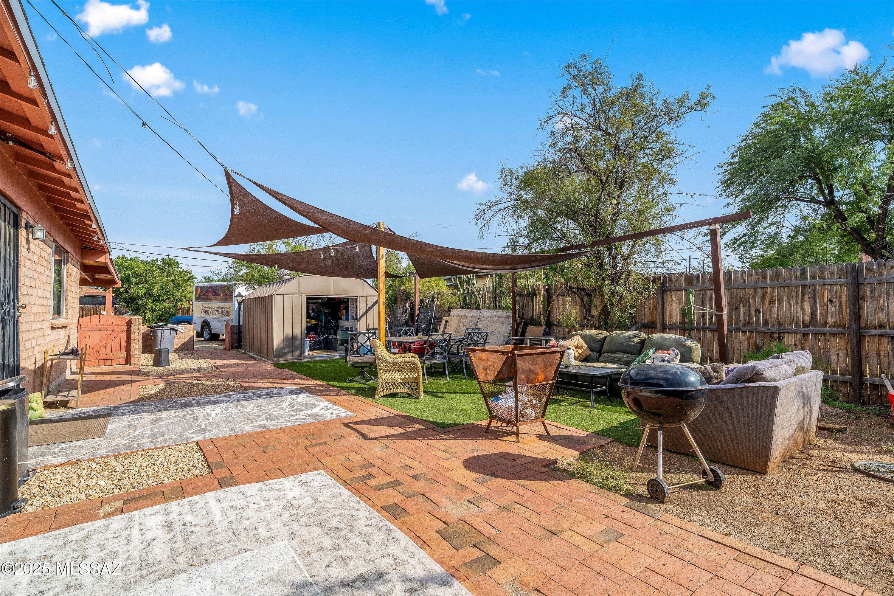 1136-1152 E Hedrick Drive