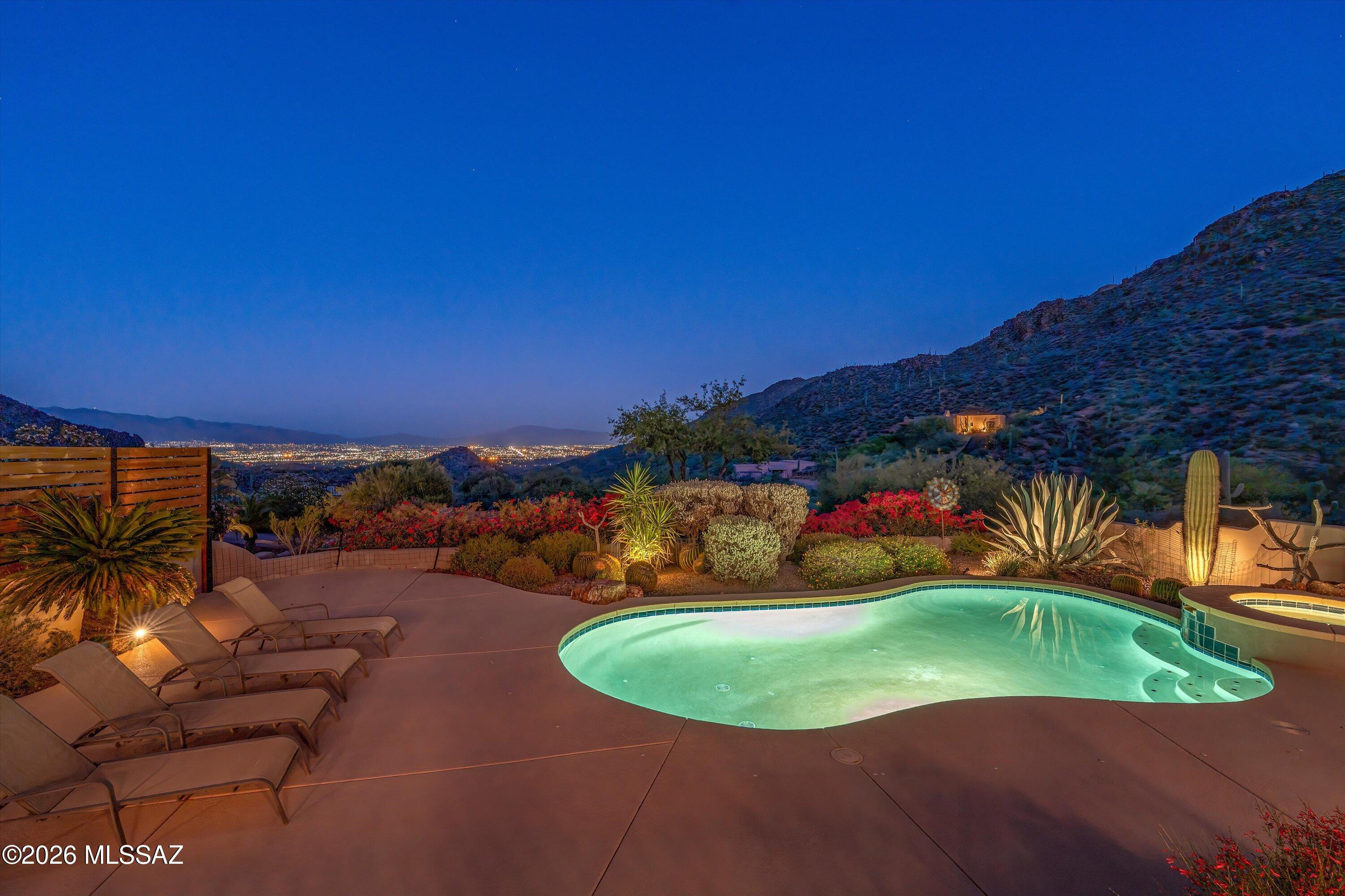 6262 W Trails End Road