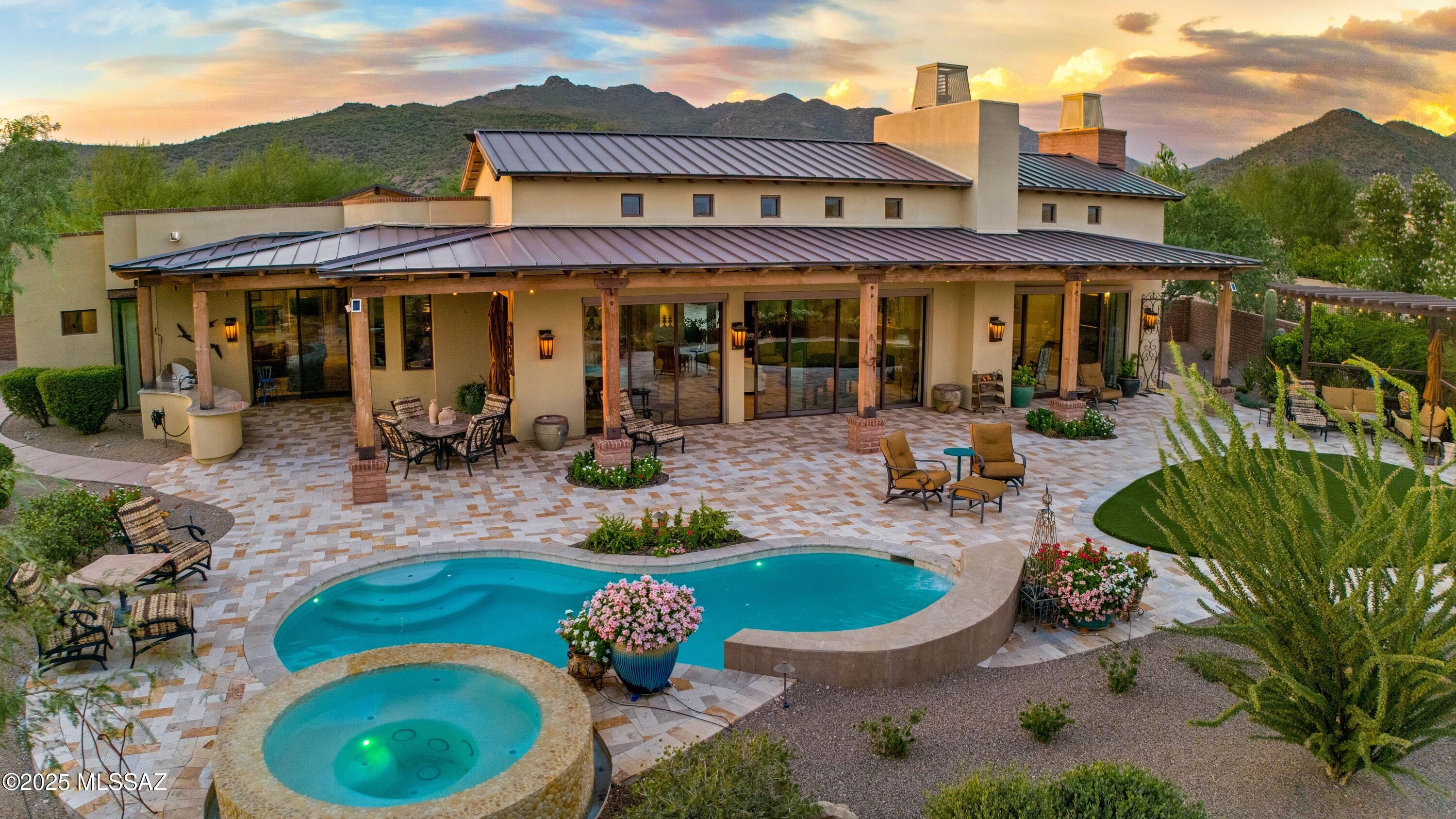 6167 W Seven Saguaros Circle