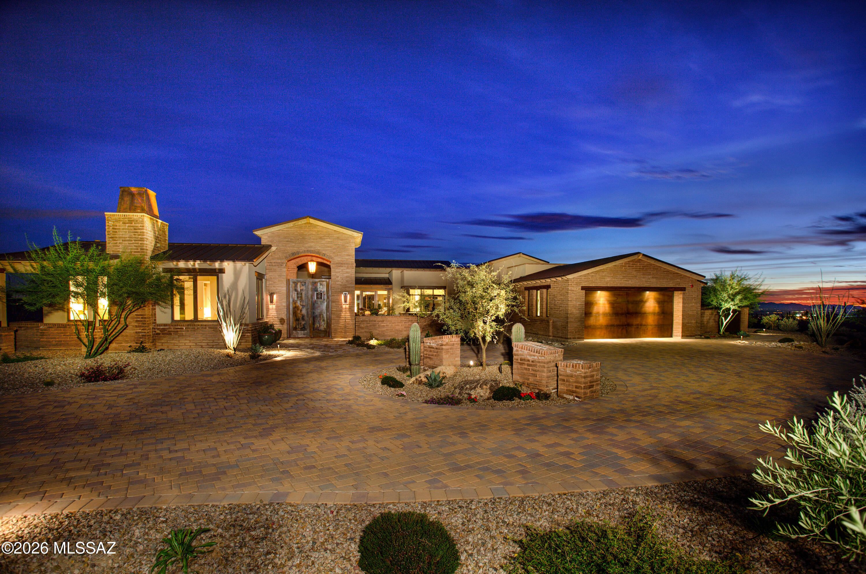 6167 W Seven Saguaros Circle