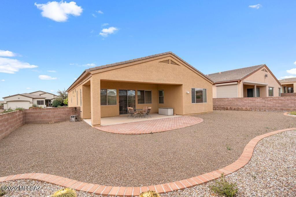 1012 W Mountain Stone Drive