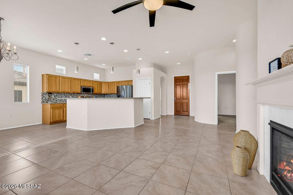 1012 W Mountain Stone Drive