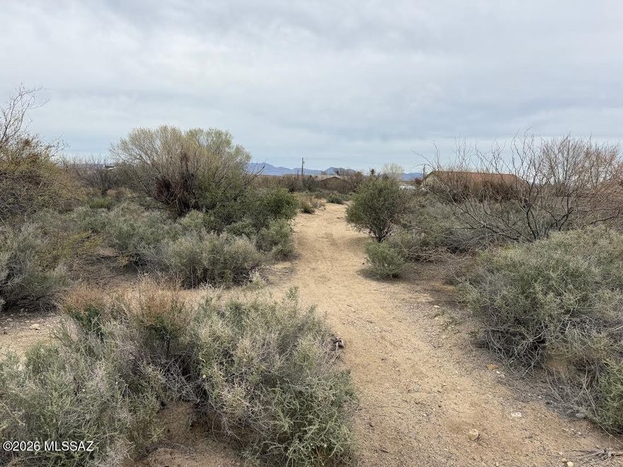 Great lot for building your dream house!  Amazing view of Mt Graham - quiet place to be- come see this fantastic almost 1/4 acre lot!