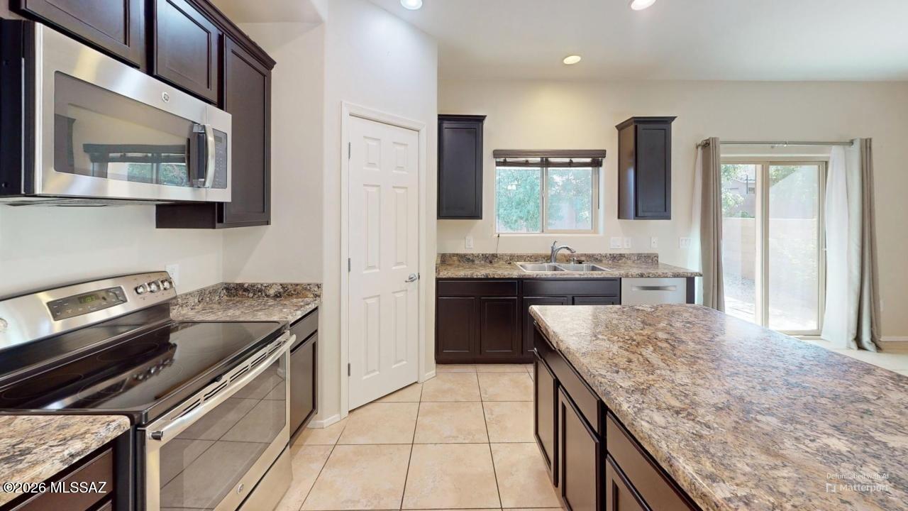 Saguaro Bloom Block 8B - Residential Lease