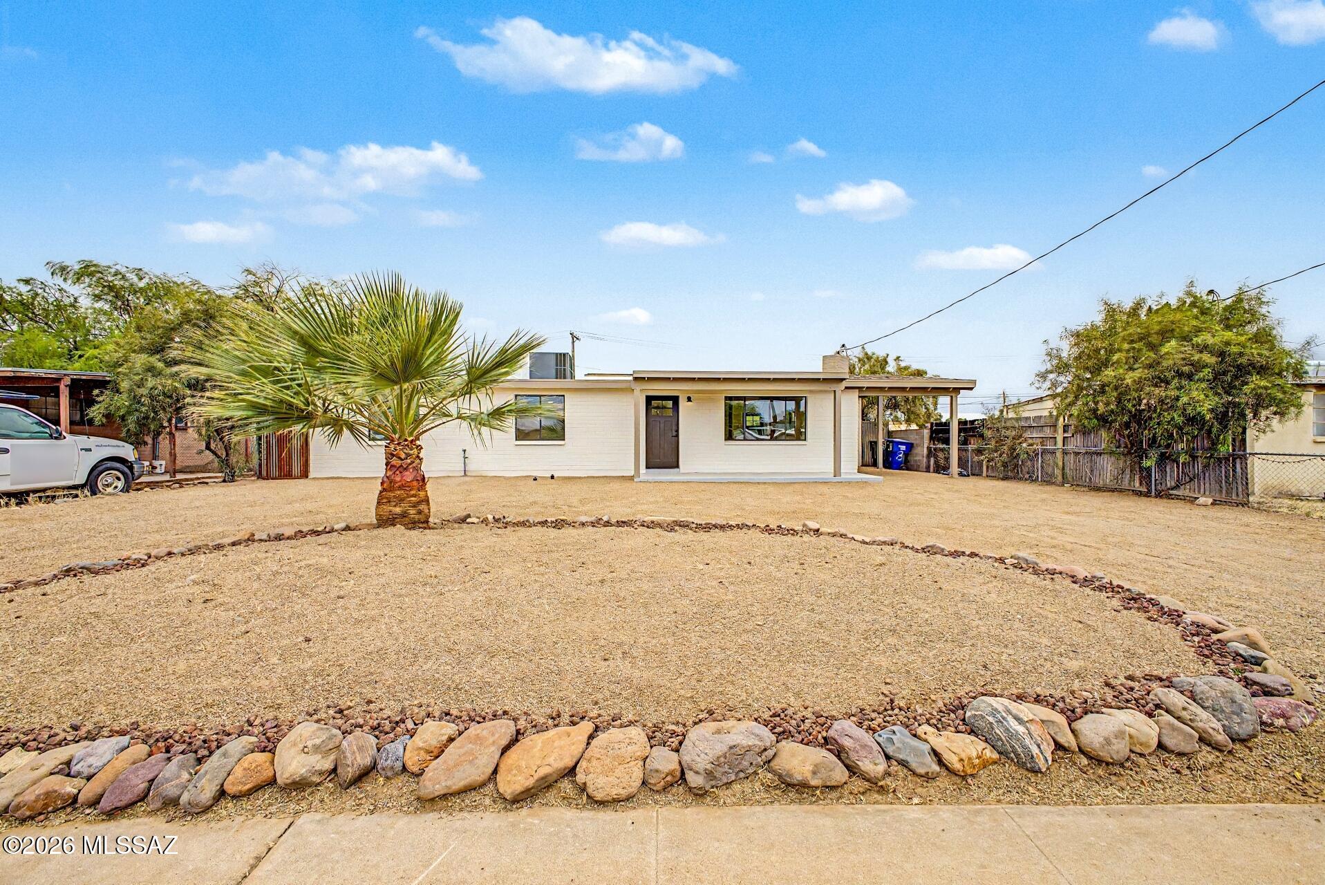 1731 W Root Lane