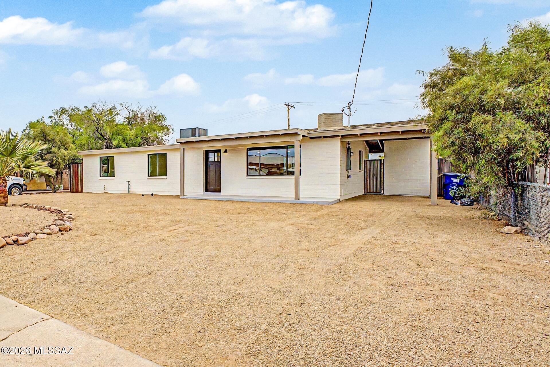 1731 W Root Lane