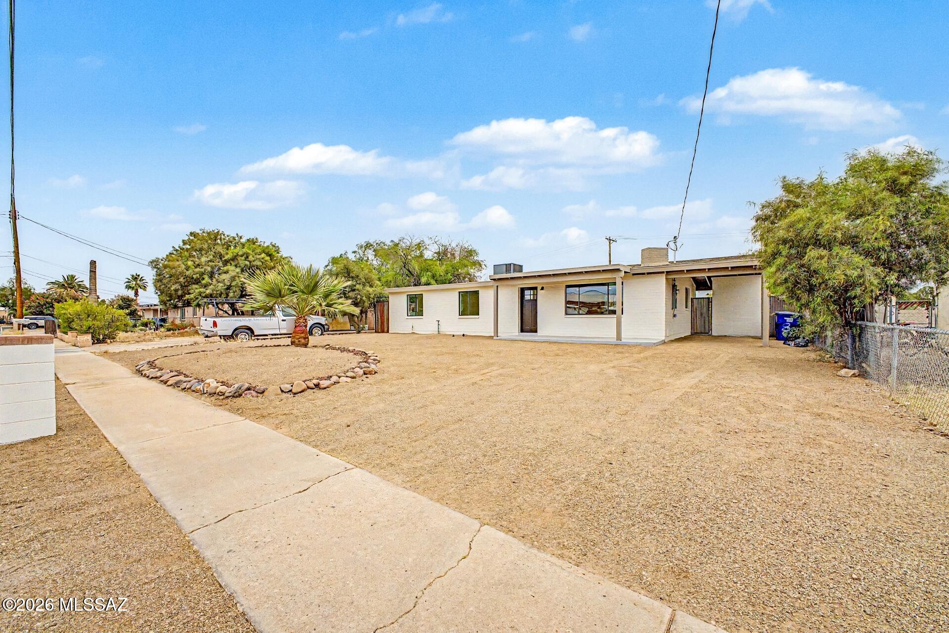 1731 W Root Lane